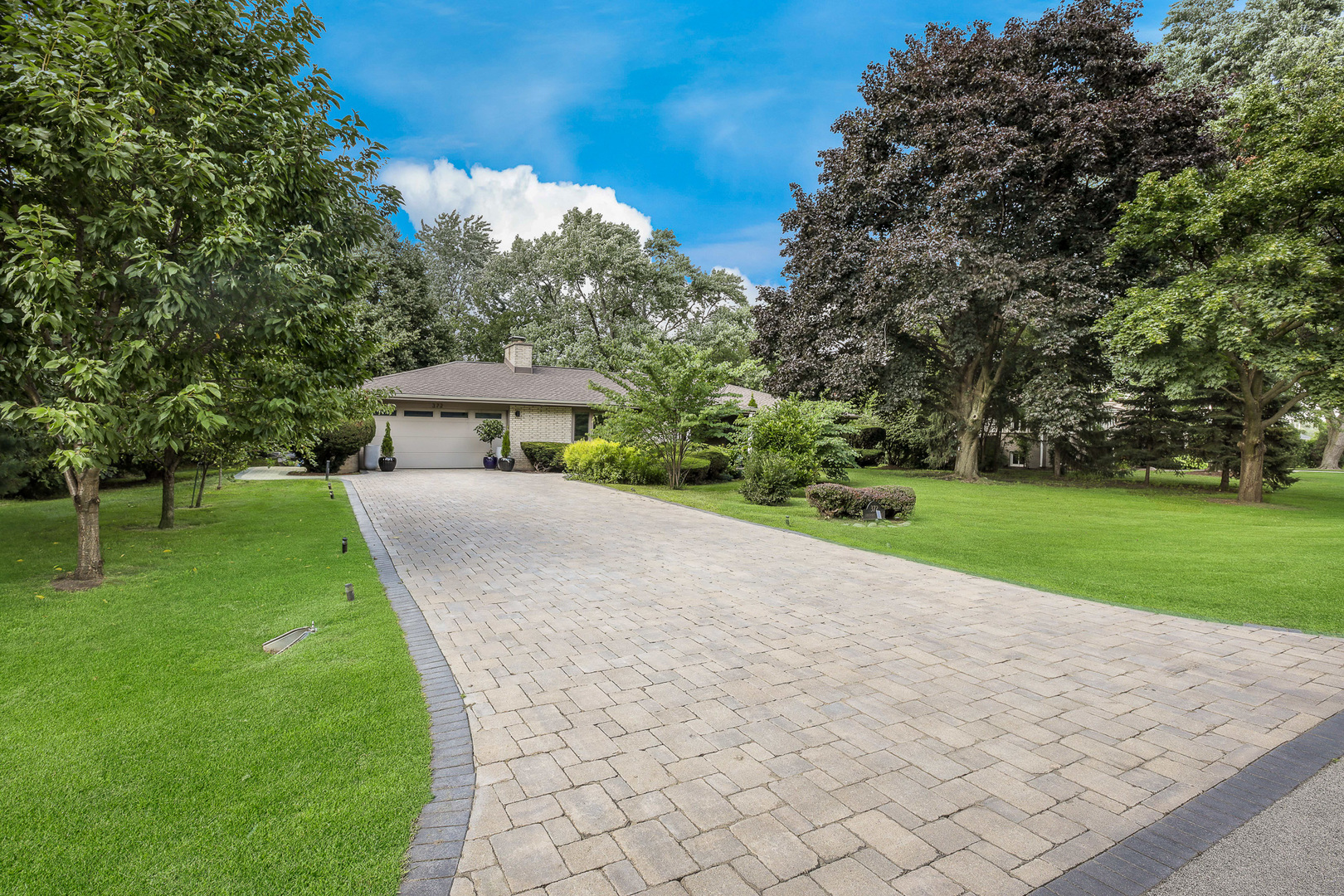 372 Longacres Lane, Palatine, IL 60067