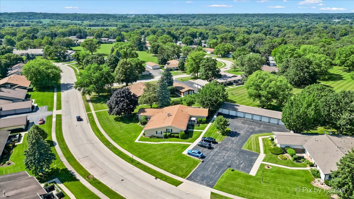 4716 W Oakwood Drive #2, McHenry, IL 60050