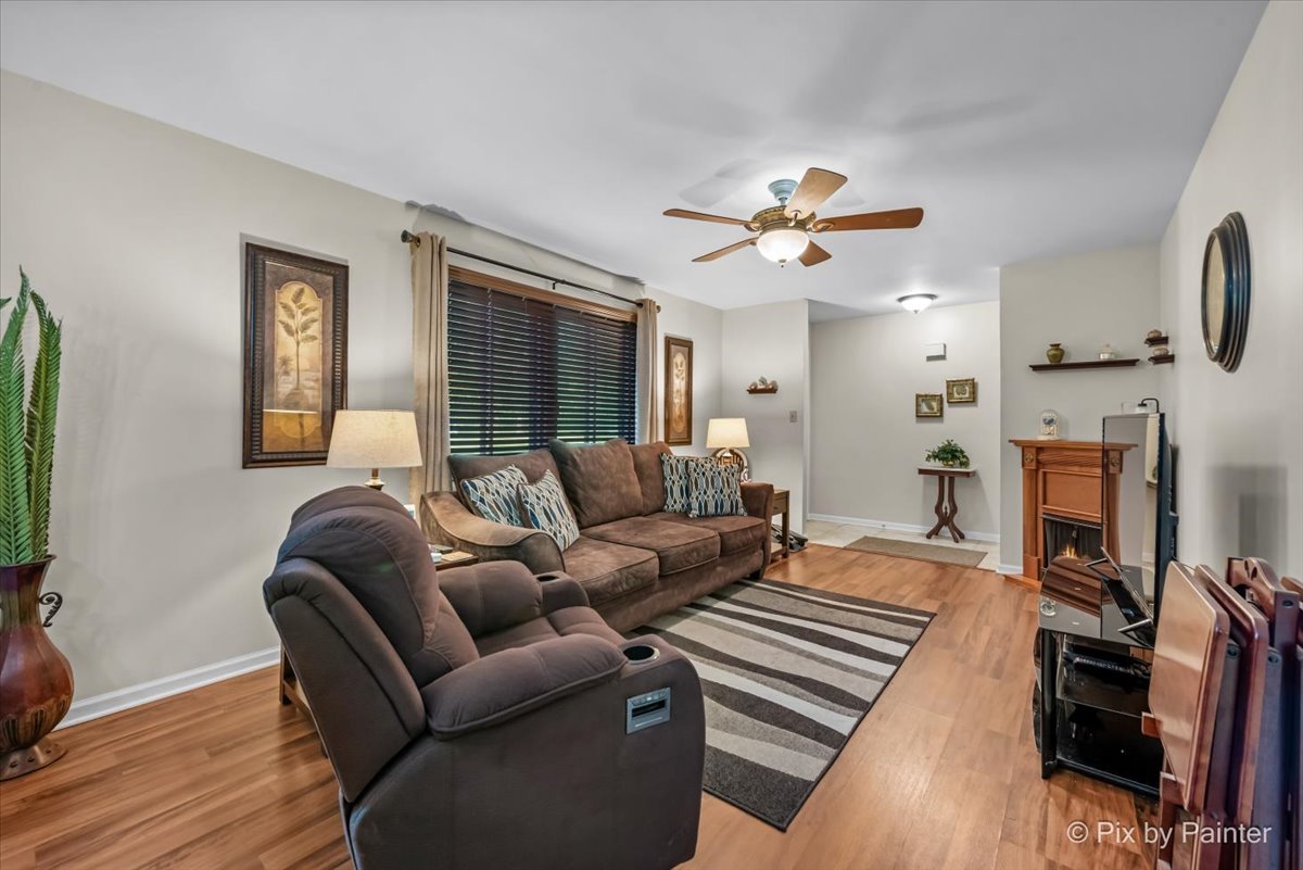 4716 W Oakwood Drive #2, McHenry, IL 60050