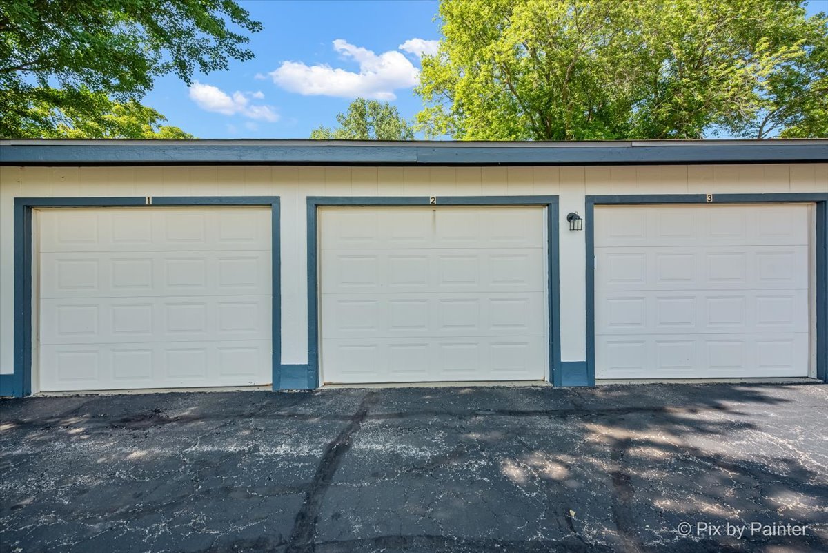4716 W Oakwood Drive #2, McHenry, IL 60050