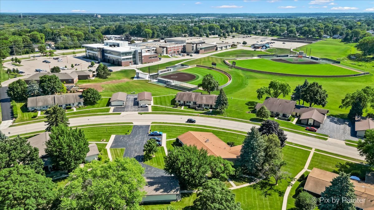 4716 W Oakwood Drive #2, McHenry, IL 60050