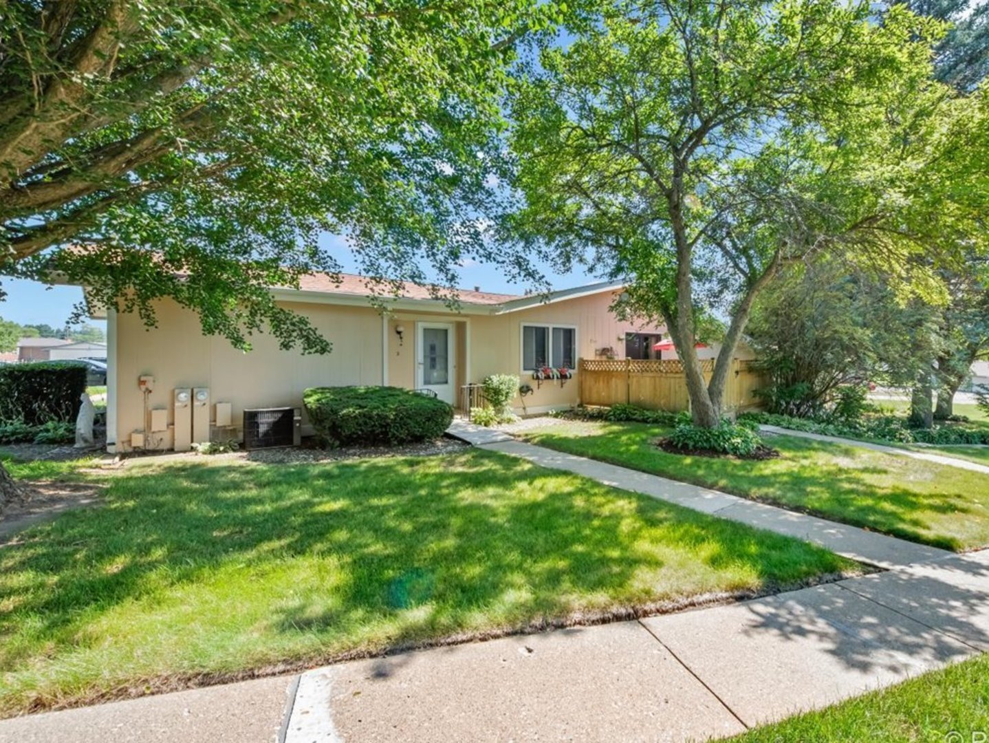 4716 W Oakwood Drive #2, McHenry, IL 60050