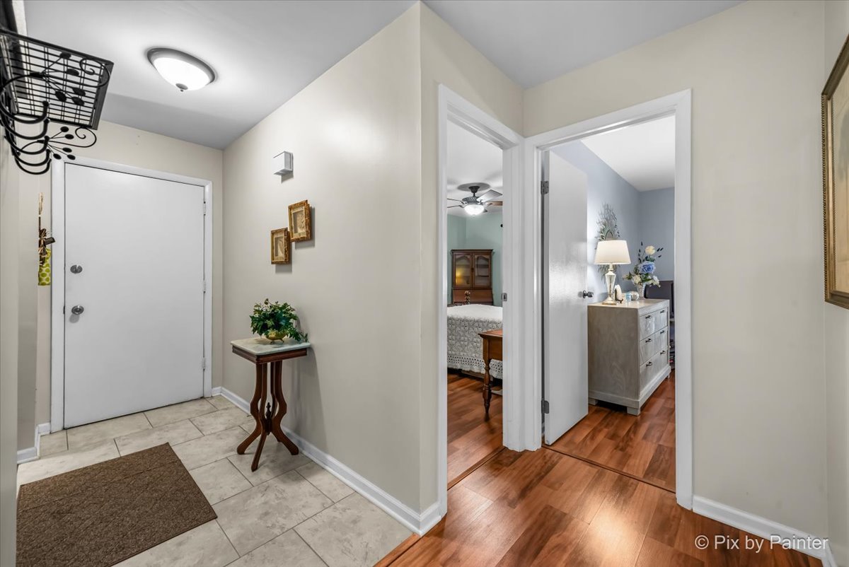4716 W Oakwood Drive #2, McHenry, IL 60050