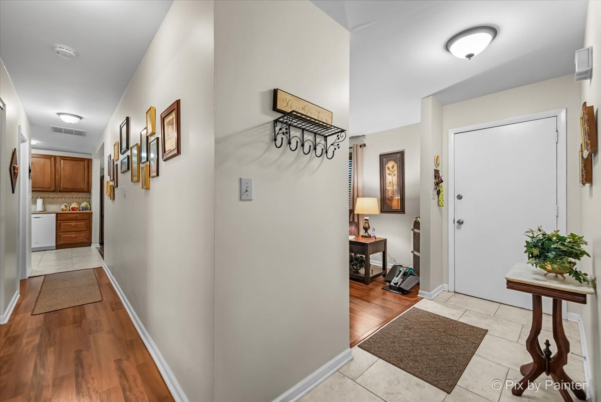 4716 W Oakwood Drive #2, McHenry, IL 60050
