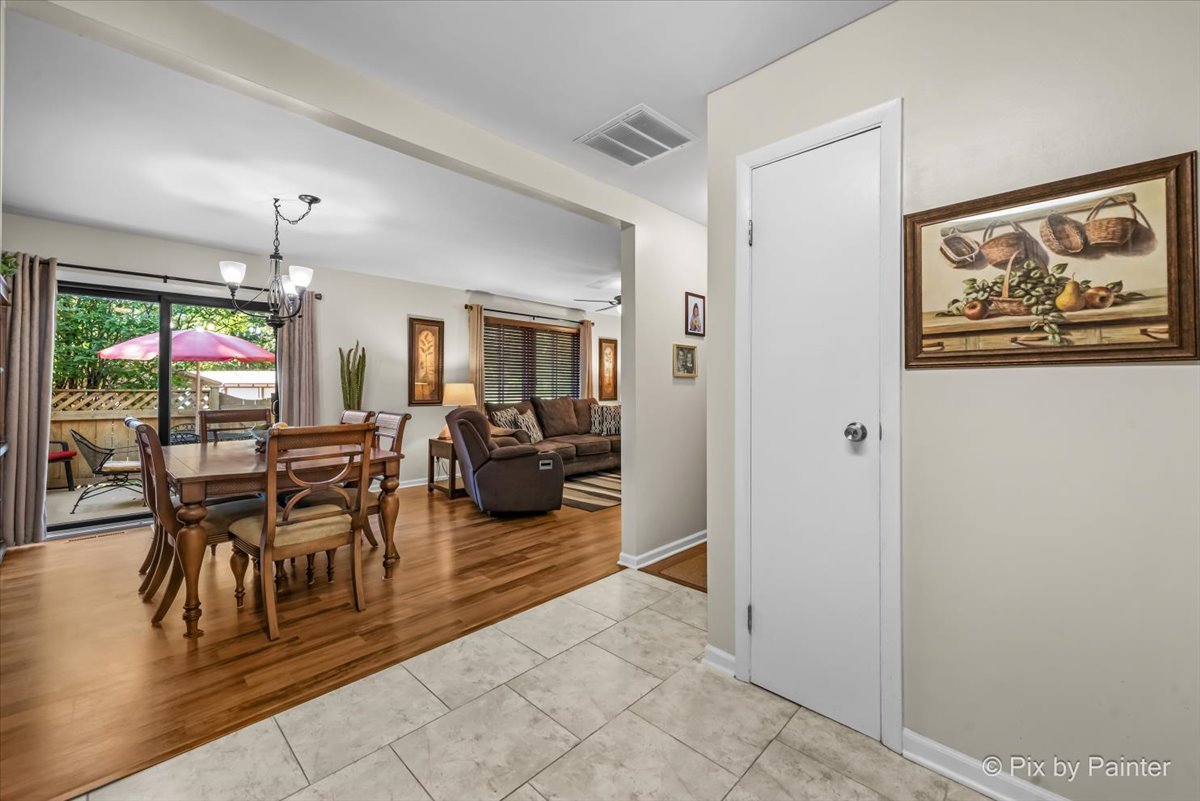 4716 W Oakwood Drive #2, McHenry, IL 60050