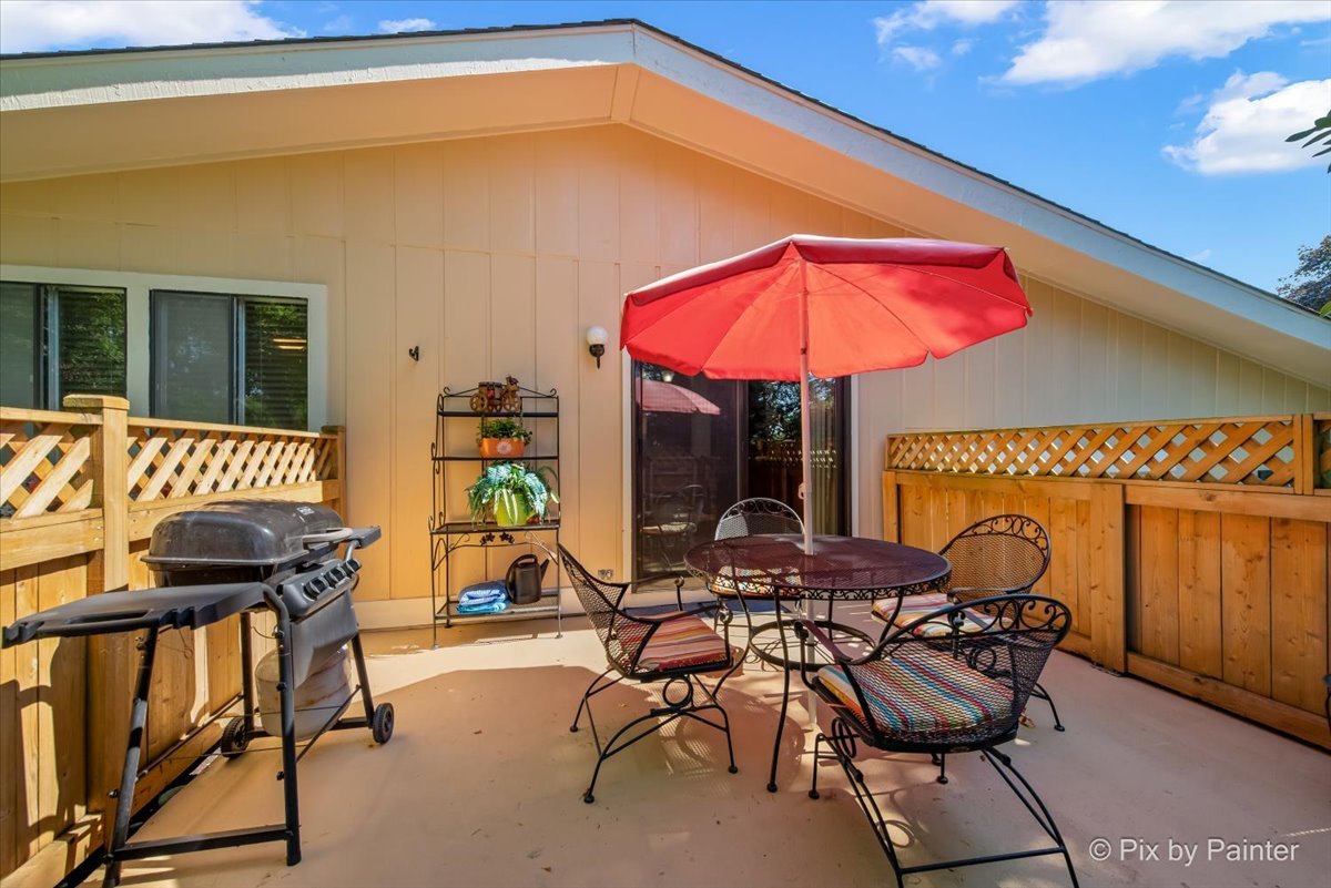 4716 W Oakwood Drive #2, McHenry, IL 60050