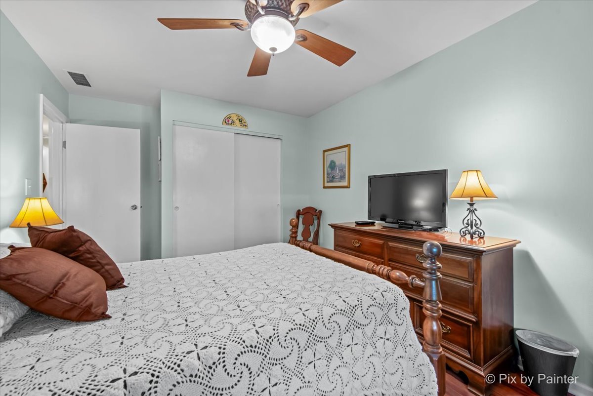 4716 W Oakwood Drive #2, McHenry, IL 60050