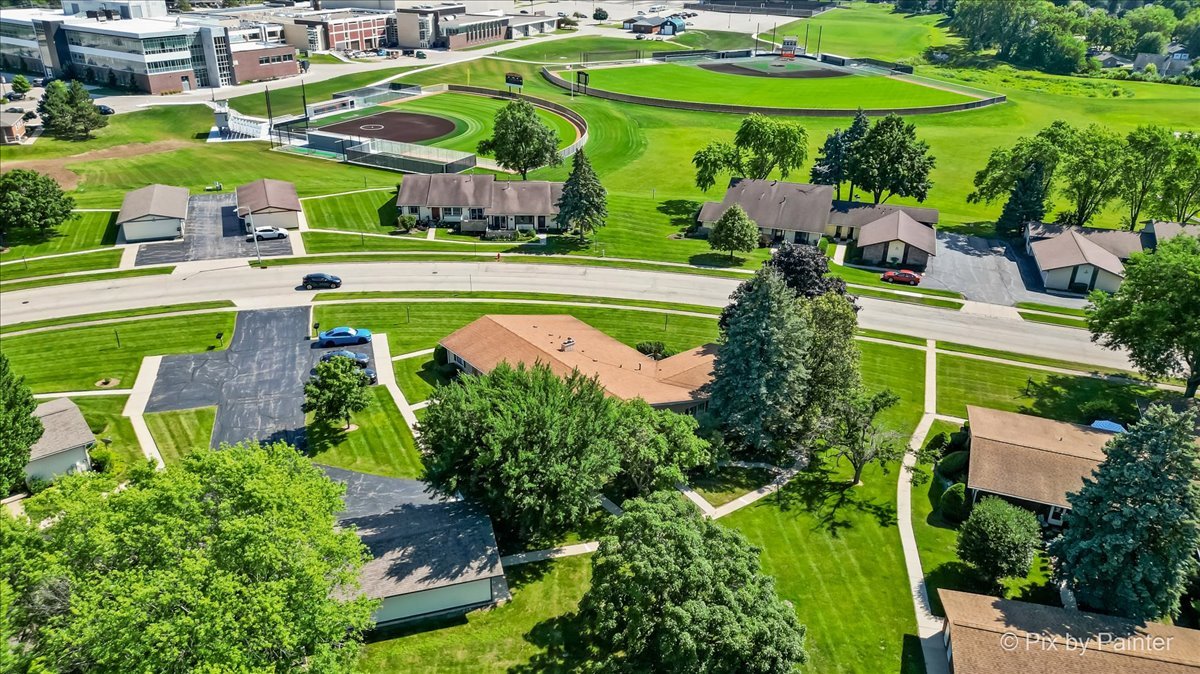 4716 W Oakwood Drive #2, McHenry, IL 60050