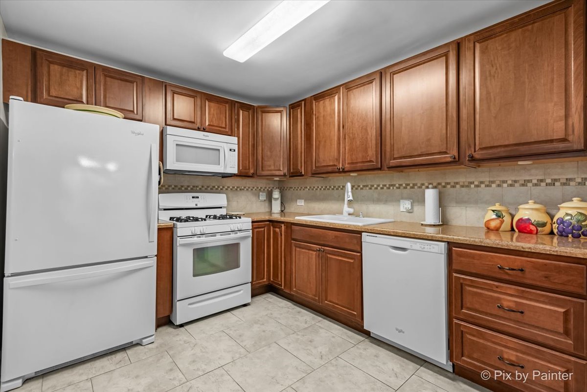 4716 W Oakwood Drive #2, McHenry, IL 60050