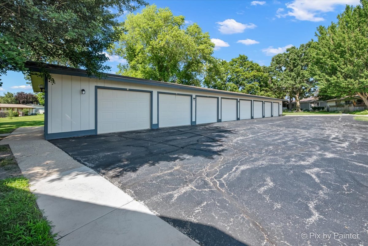 4716 W Oakwood Drive #2, McHenry, IL 60050