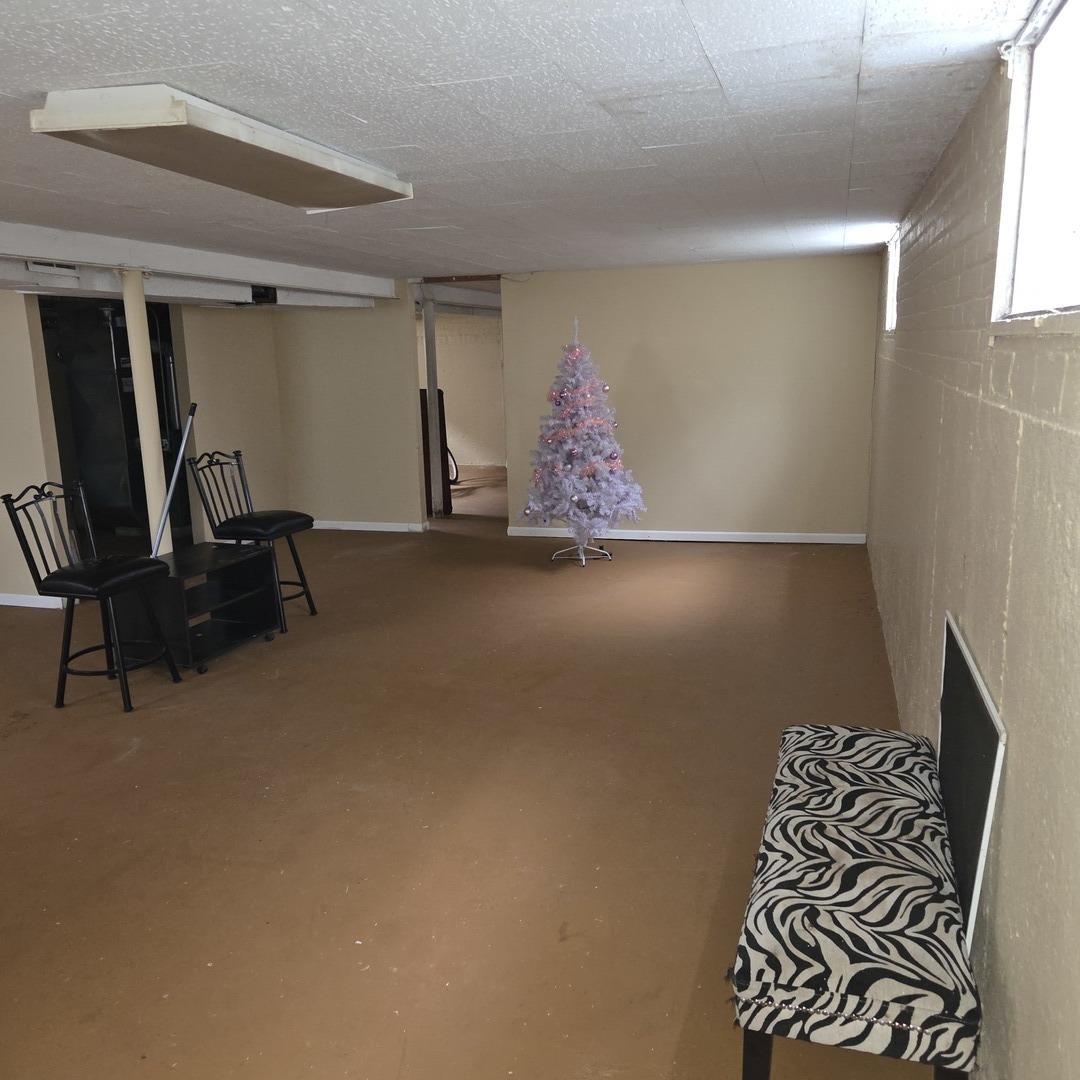 15603 Marshfield Avenue, Harvey, IL 60426