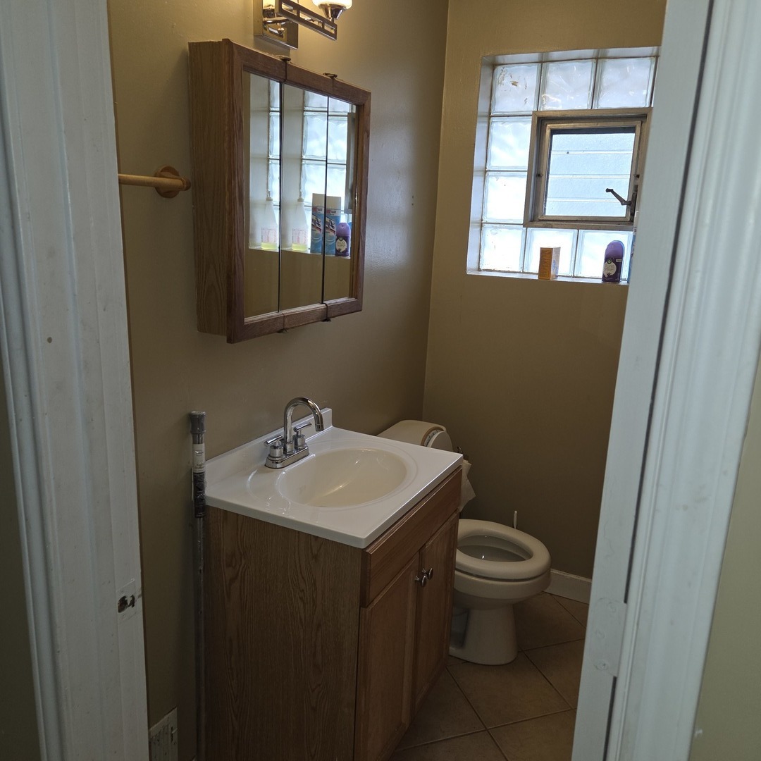 15603 Marshfield Avenue, Harvey, IL 60426