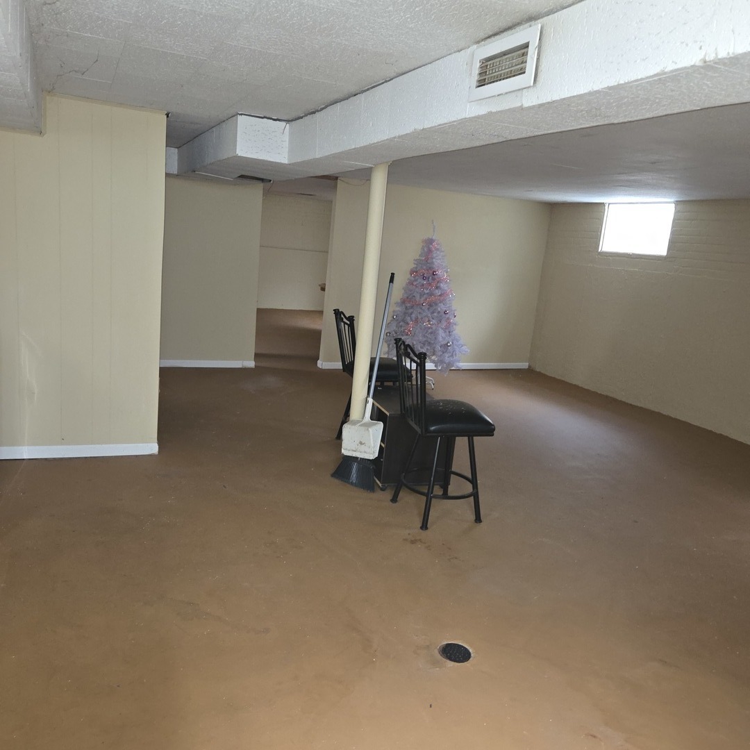 15603 Marshfield Avenue, Harvey, IL 60426