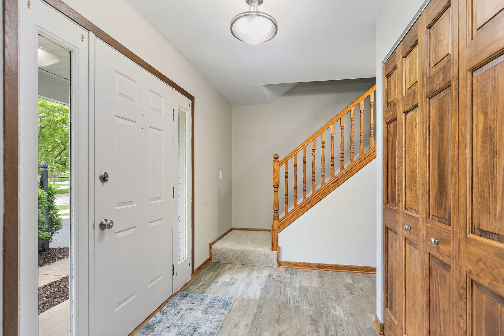 36 Shore Drive, Schaumburg, IL 60193
