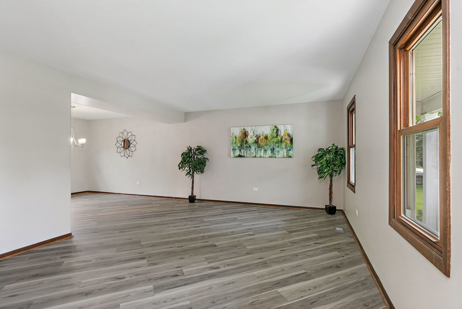 36 Shore Drive, Schaumburg, IL 60193