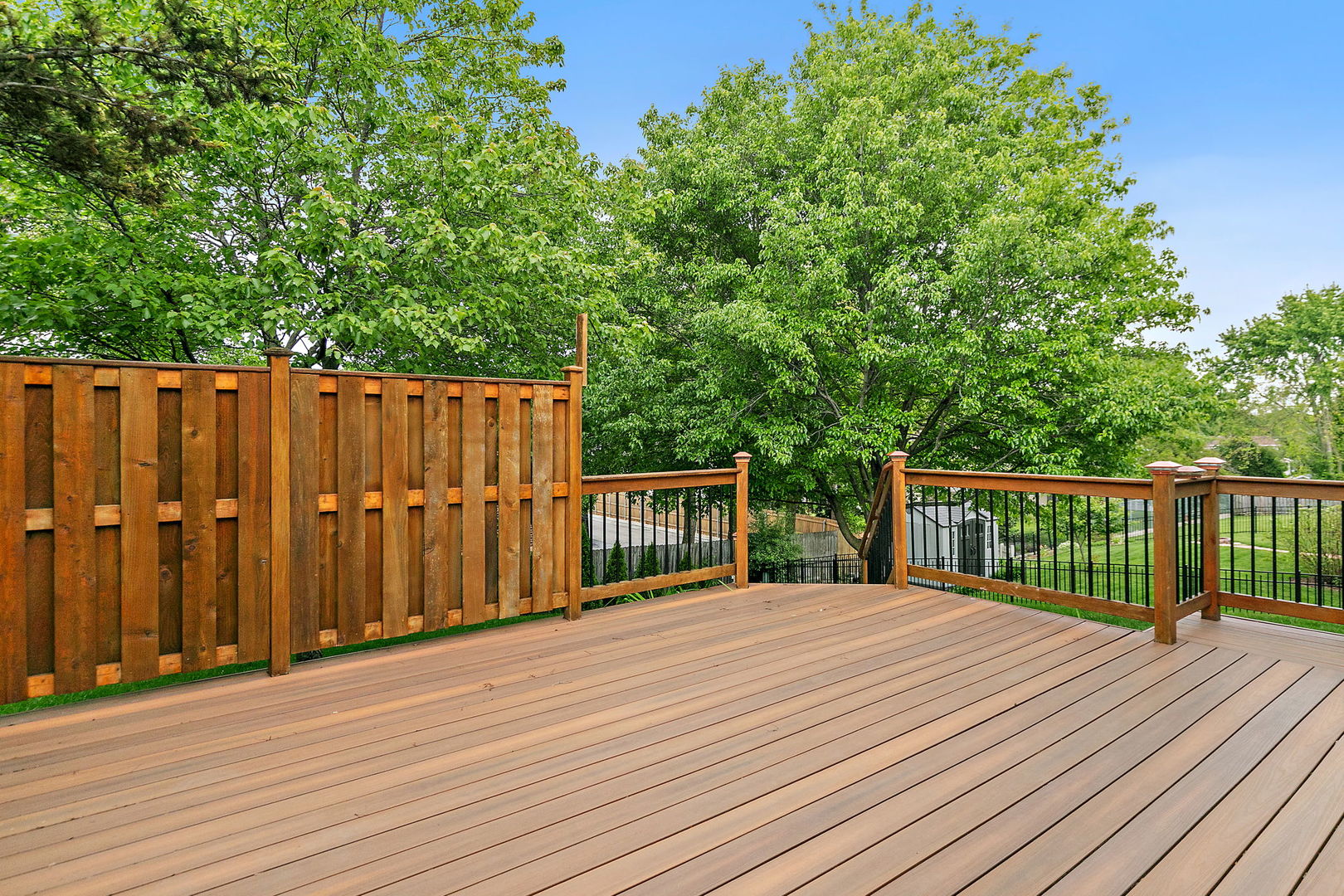 36 Shore Drive, Schaumburg, IL 60193