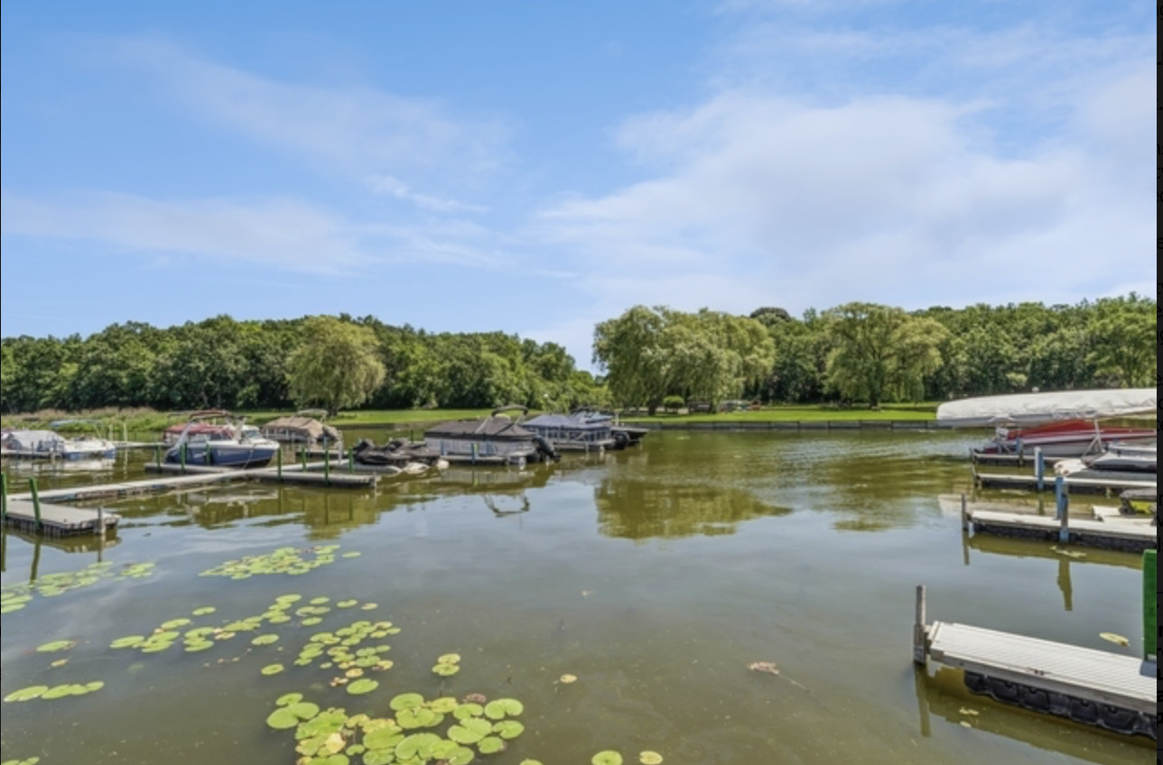 40 Bermuda Colony #5, Fox Lake, IL 60020