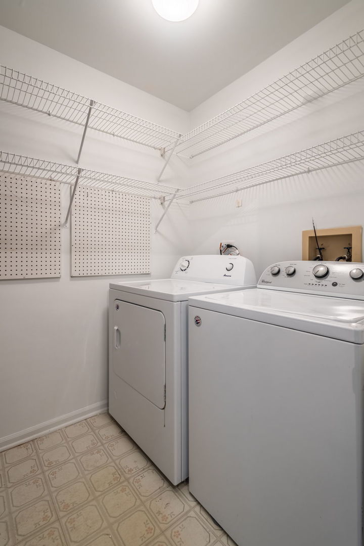 216 Westminster Court #5A, Schaumburg, IL 60193