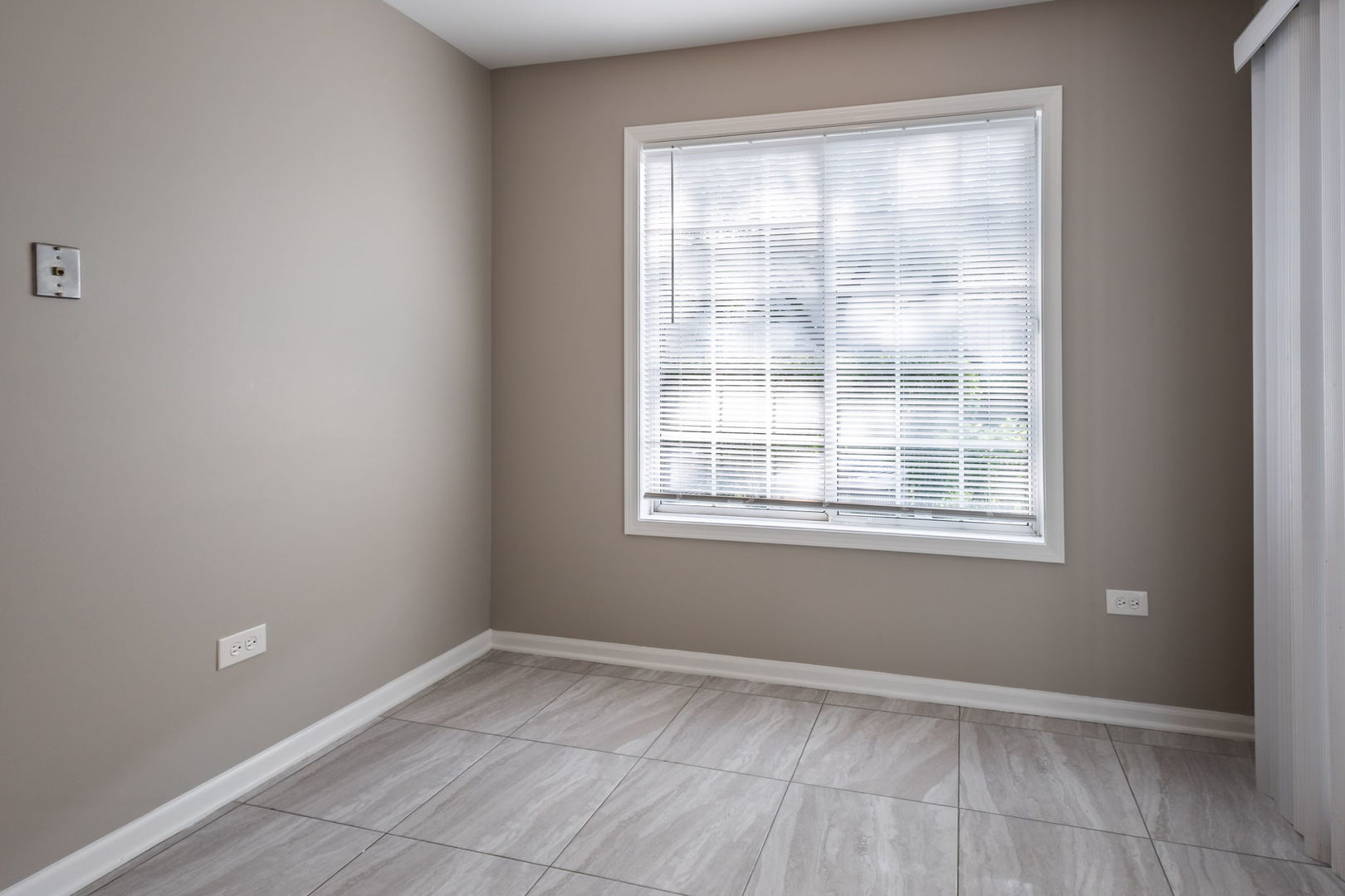 216 Westminster Court #5A, Schaumburg, IL 60193