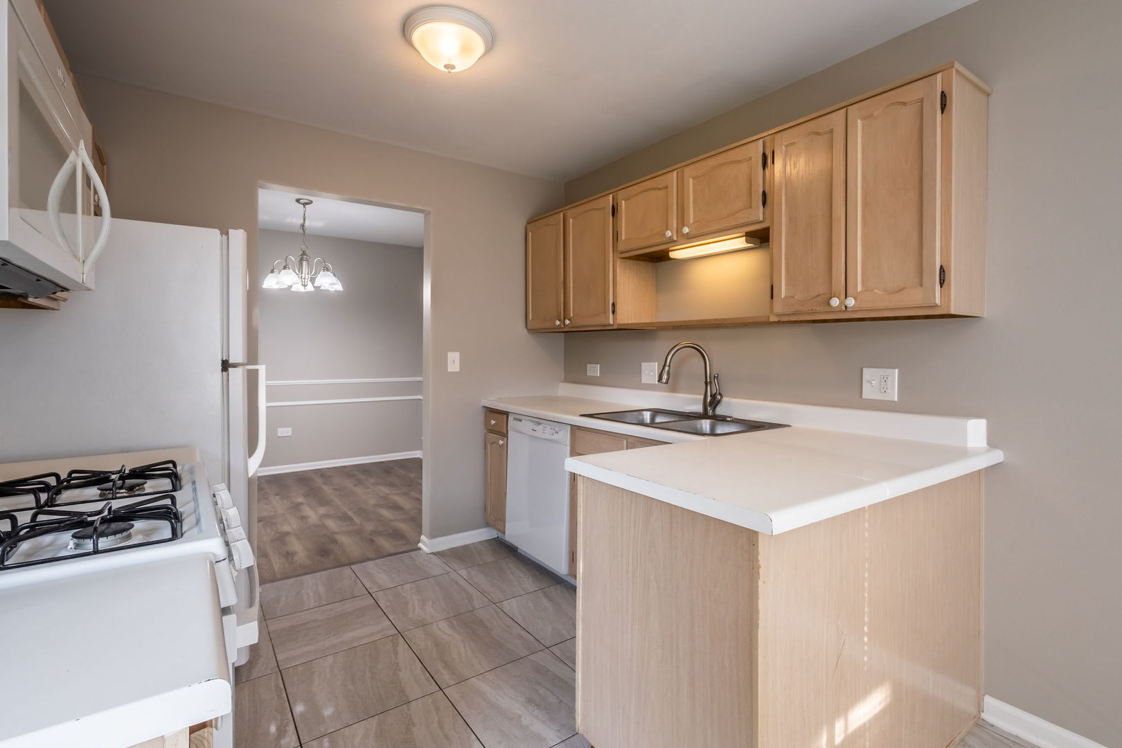 216 Westminster Court #5A, Schaumburg, IL 60193