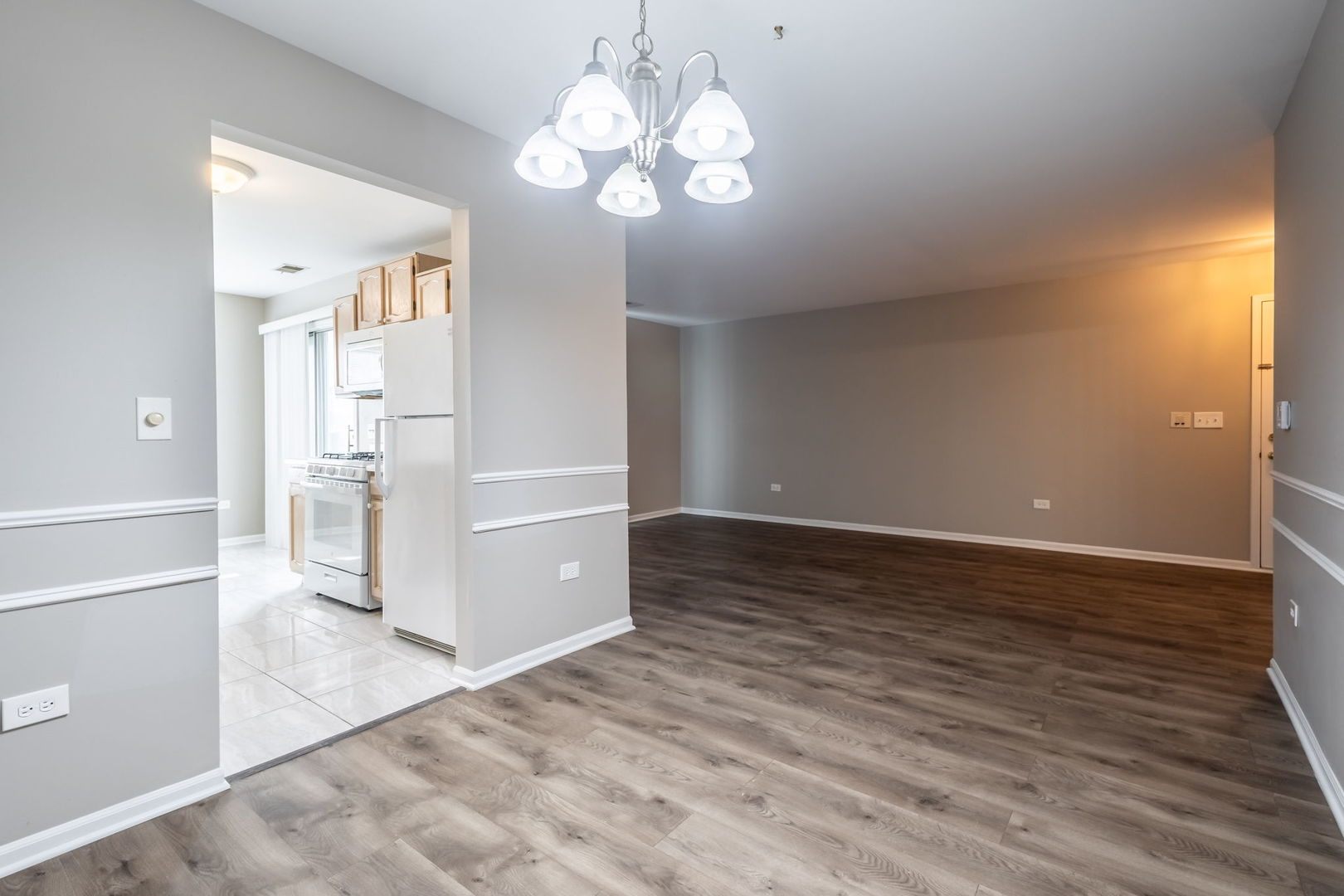 216 Westminster Court #5A, Schaumburg, IL 60193