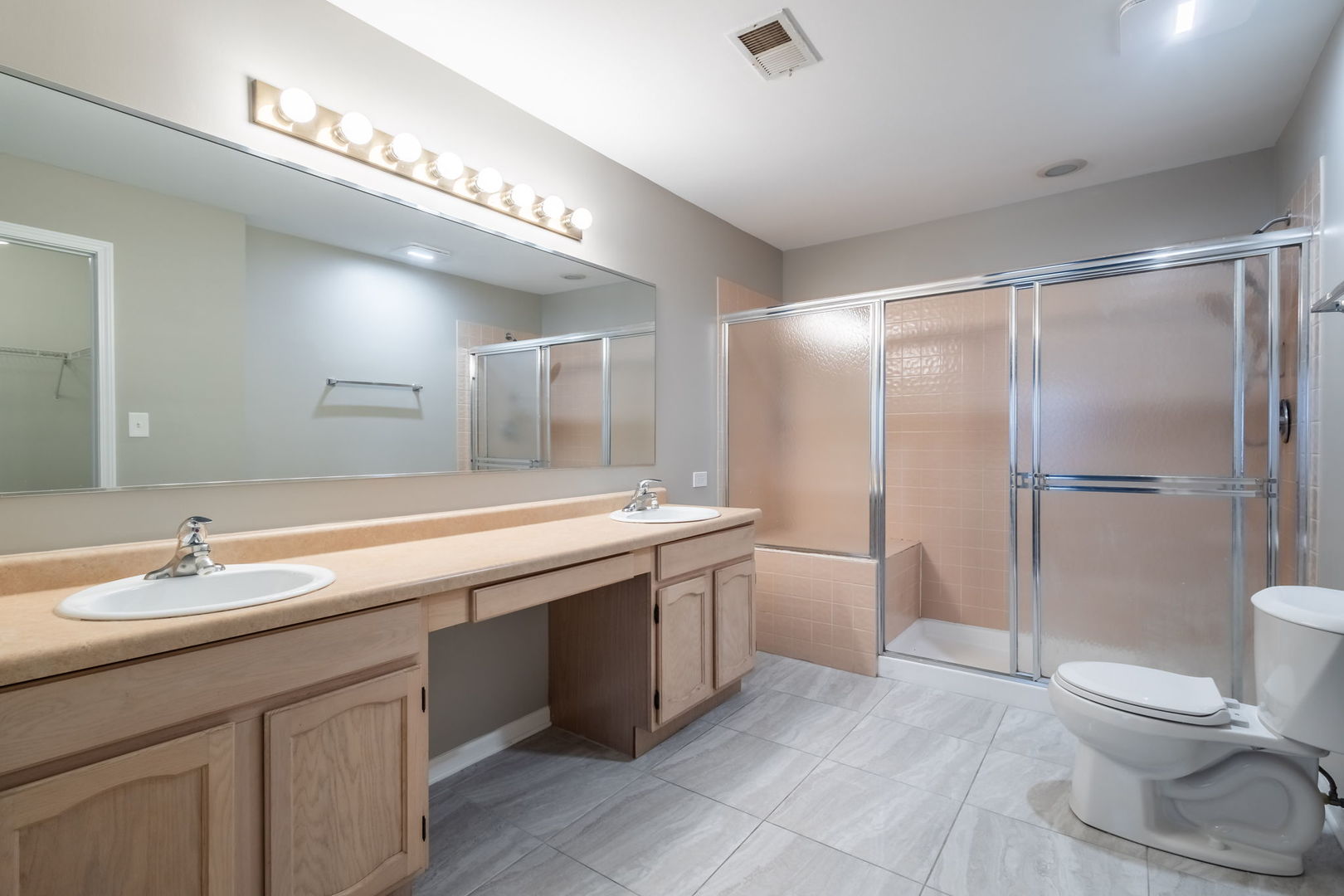 216 Westminster Court #5A, Schaumburg, IL 60193