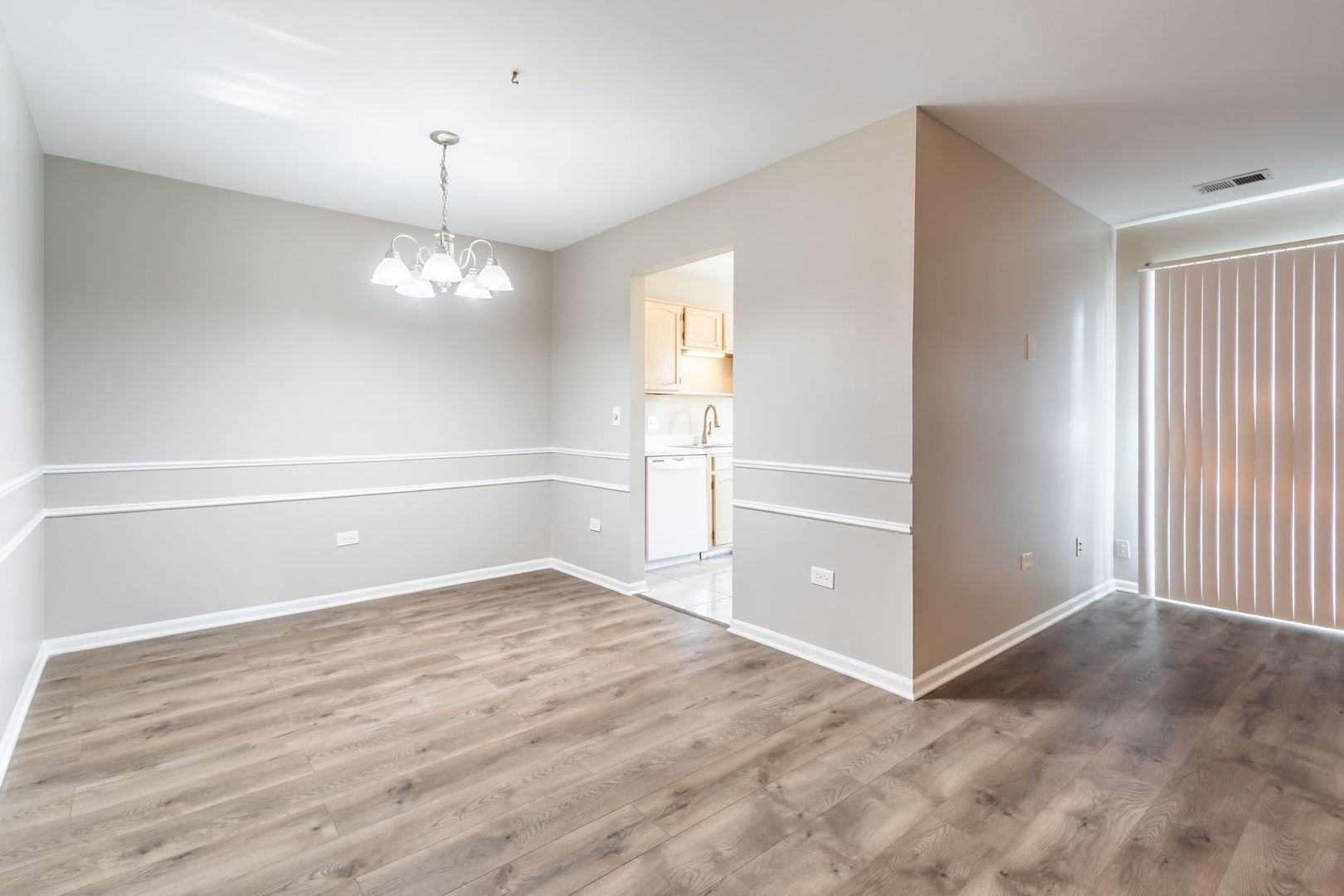216 Westminster Court #5A, Schaumburg, IL 60193