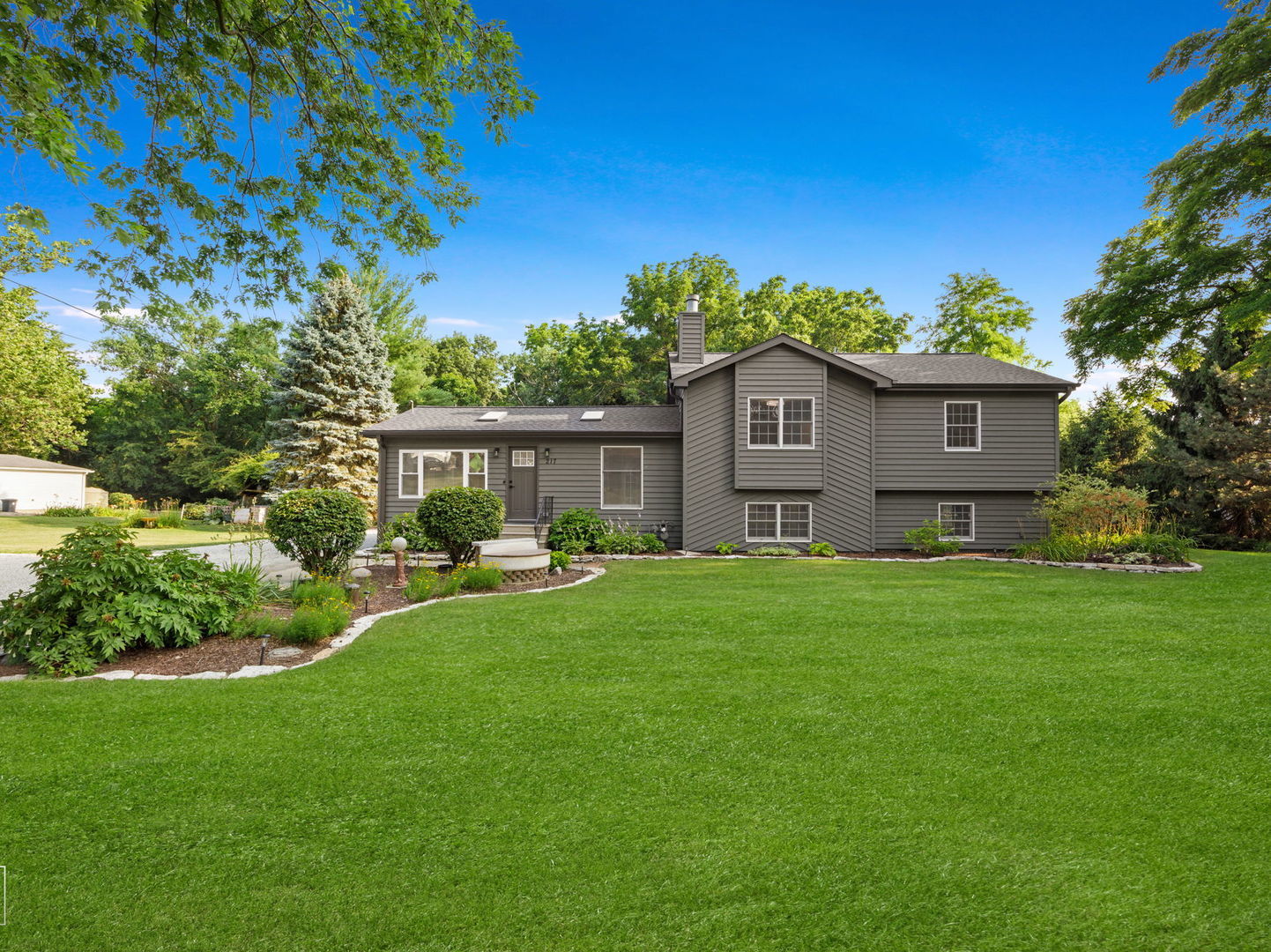 217 Bluff Street, Lockport, IL 60441