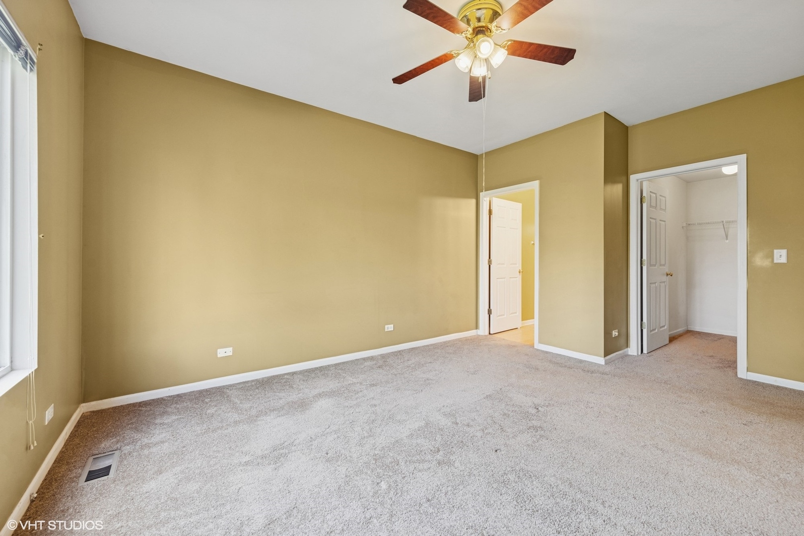 1648 Fredericksburg Lane, Aurora, IL 60503