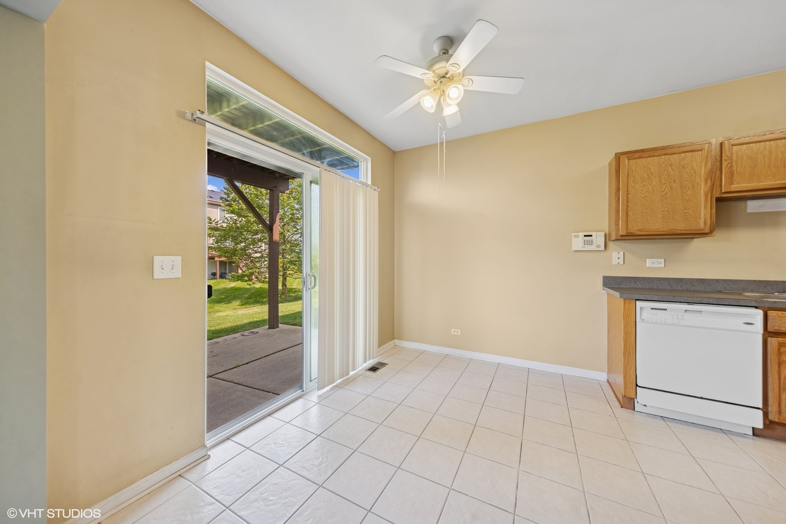 1648 Fredericksburg Lane, Aurora, IL 60503