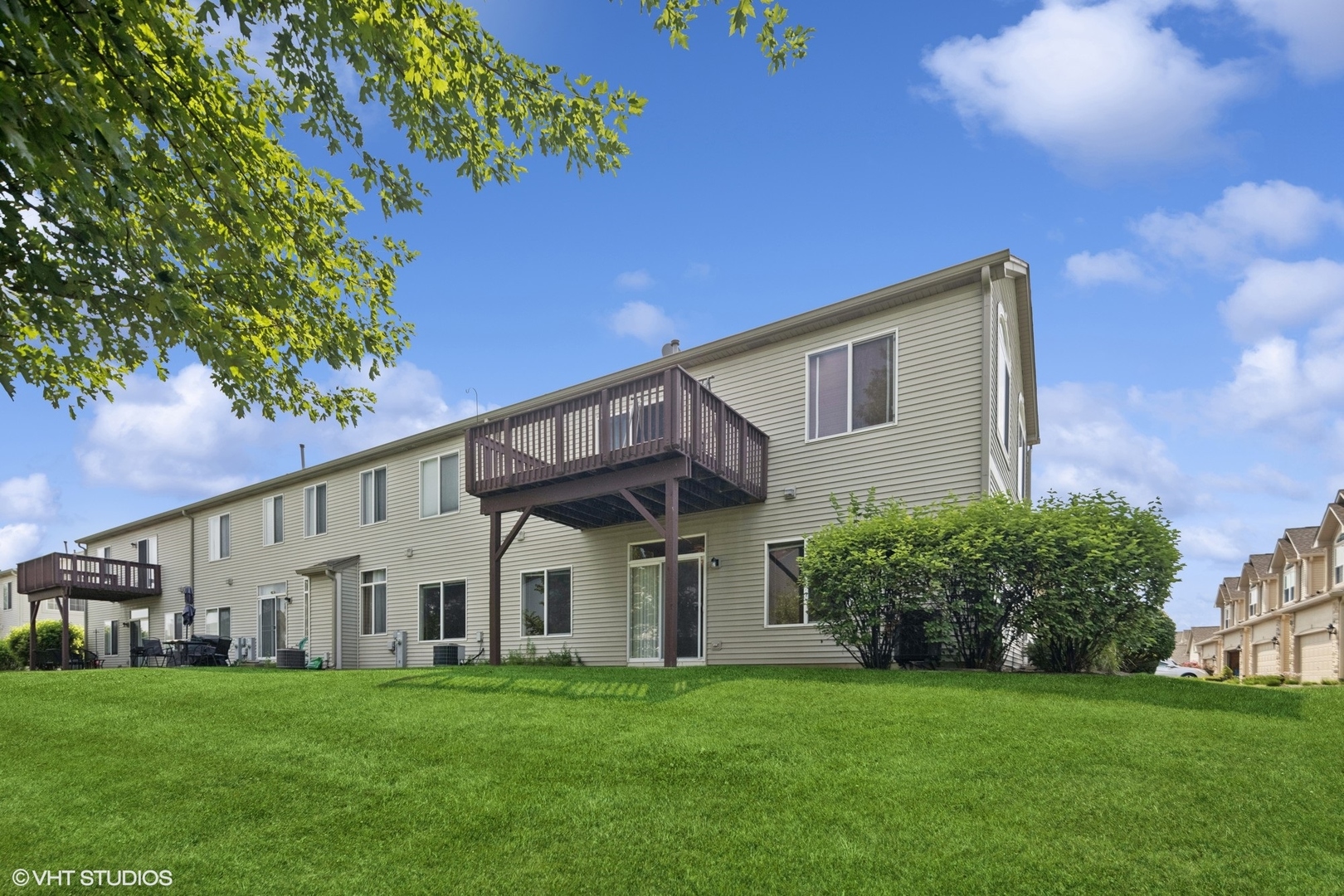 1648 Fredericksburg Lane, Aurora, IL 60503