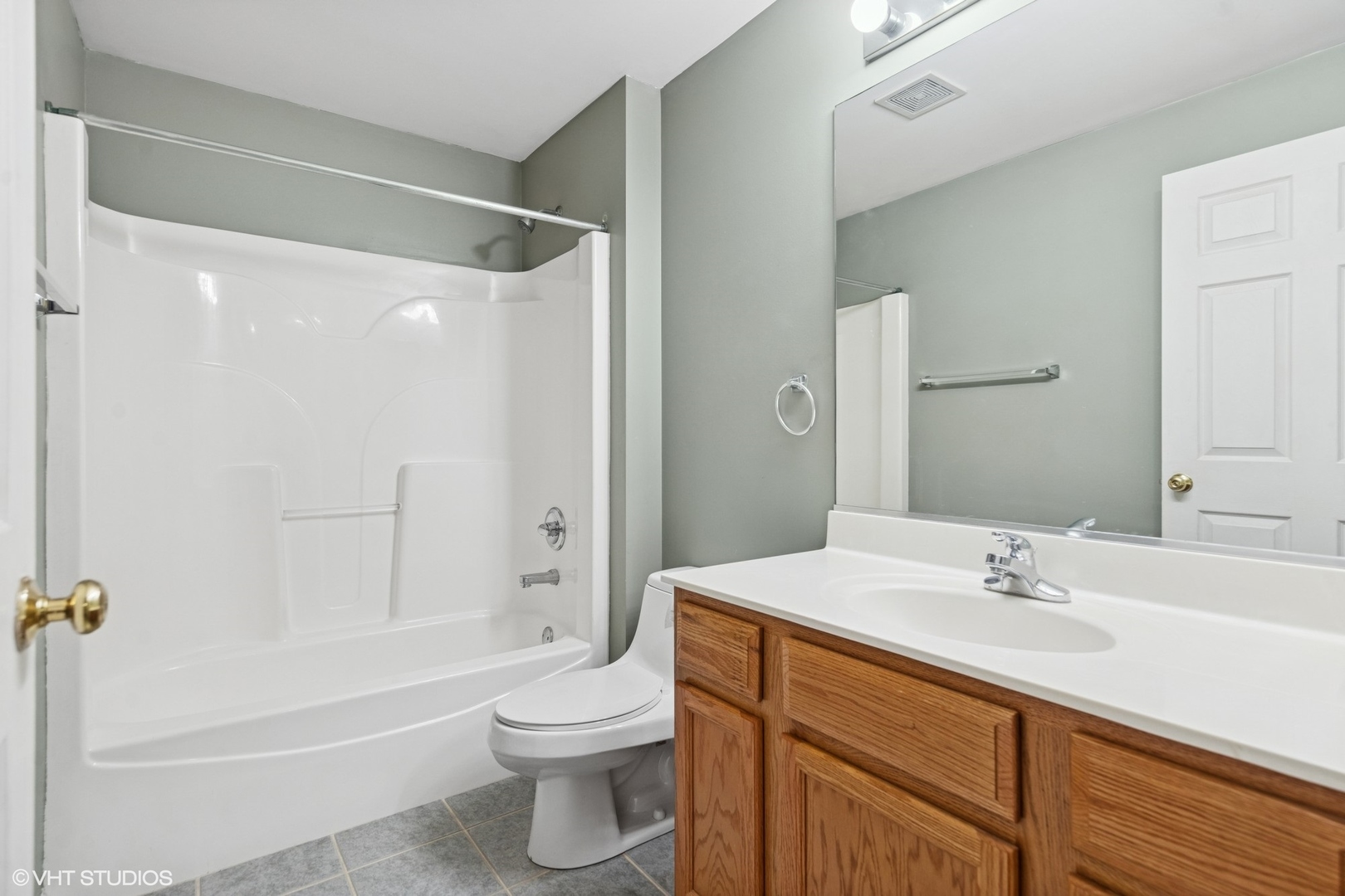 1648 Fredericksburg Lane, Aurora, IL 60503