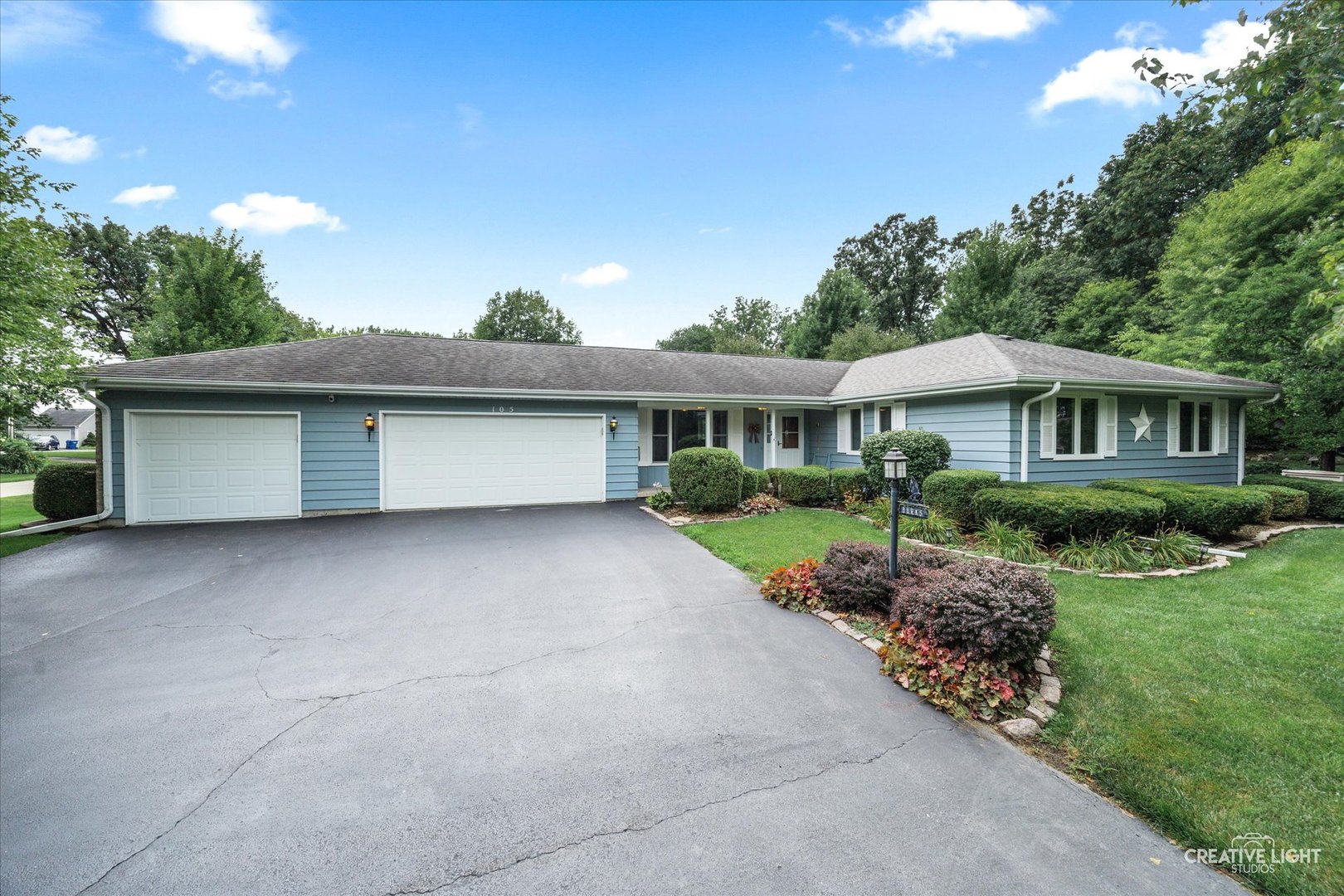 105 E Oak Knoll Drive, Hinckley, IL 60520