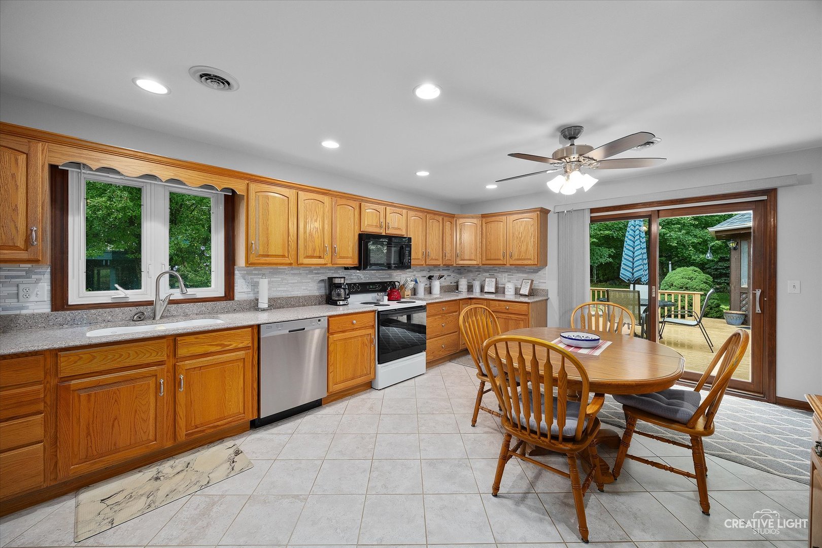 105 E Oak Knoll Drive, Hinckley, IL 60520