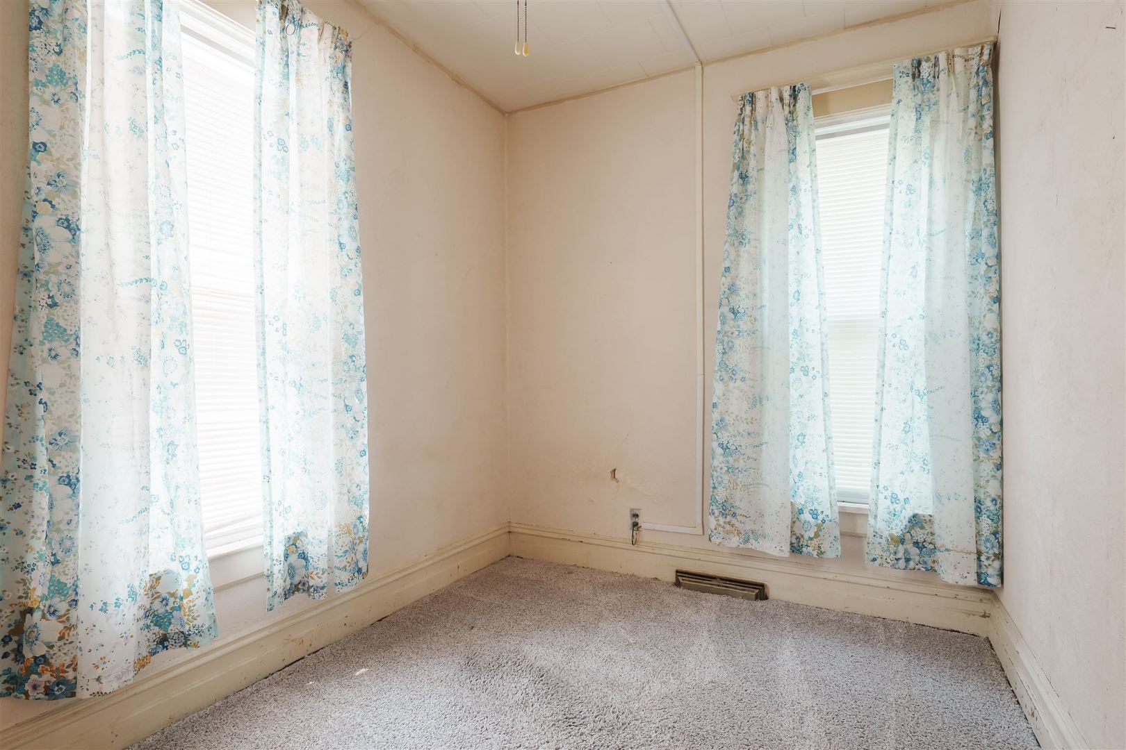 1405 W Mulberry Street, Bloomington, IL 61701