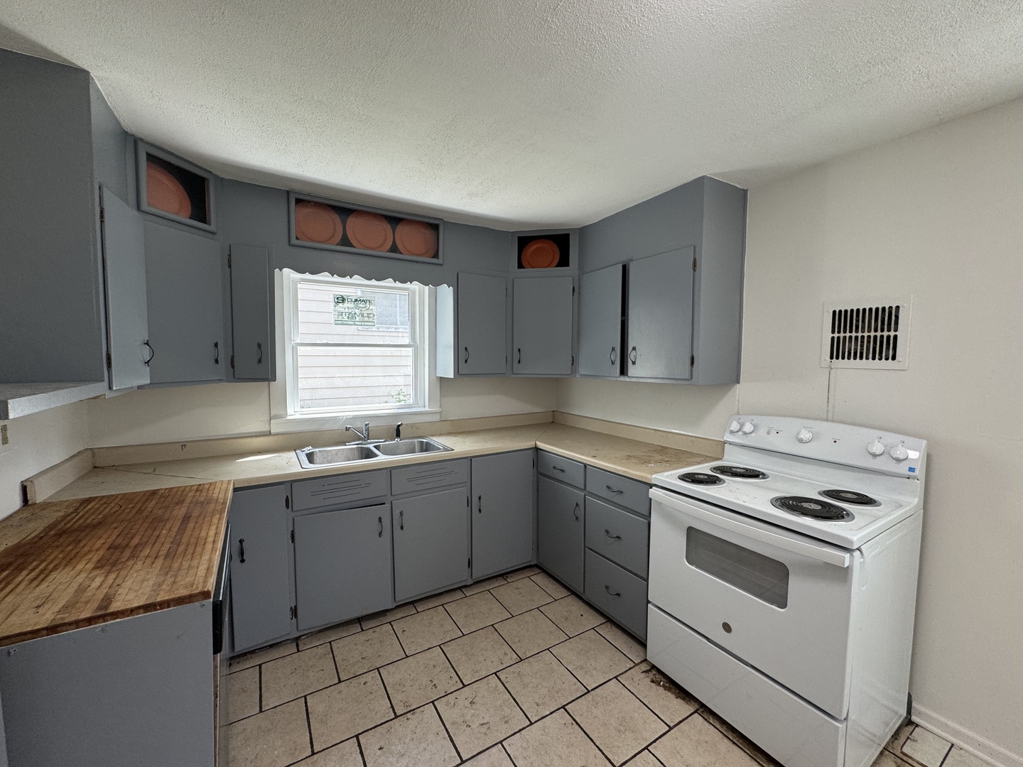 526 N 8th Street, Rochelle, IL 61068