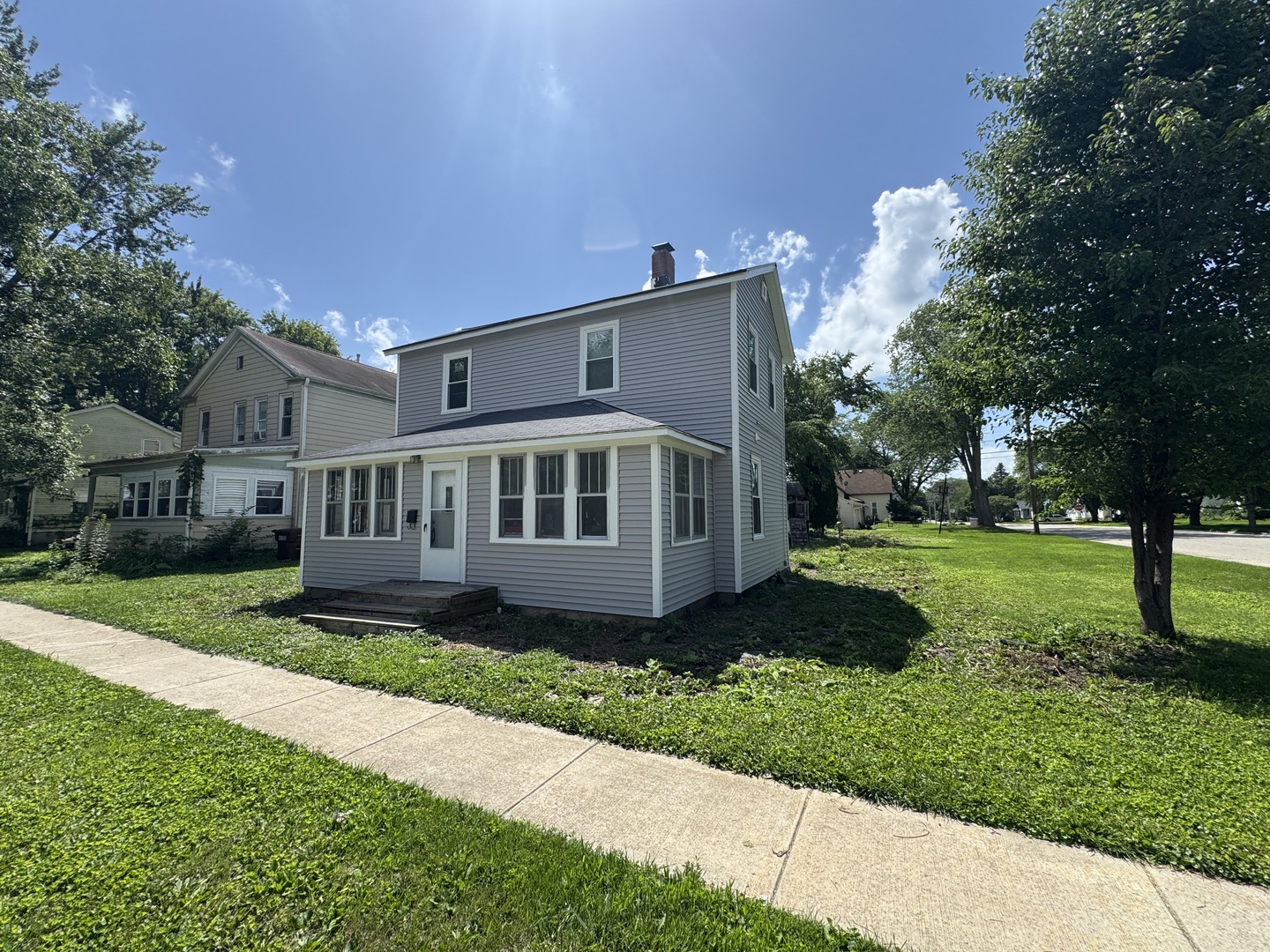 526 N 8th Street, Rochelle, IL 61068
