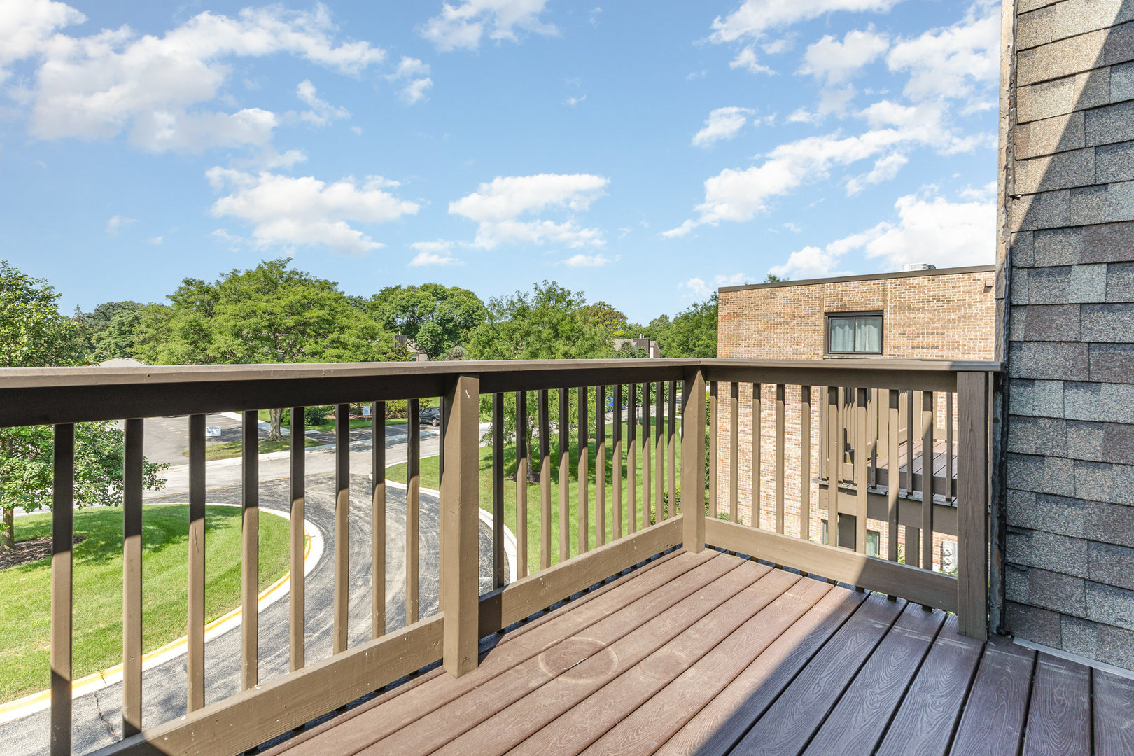 1440 Stonebridge Circle #J10, Wheaton, IL 60189