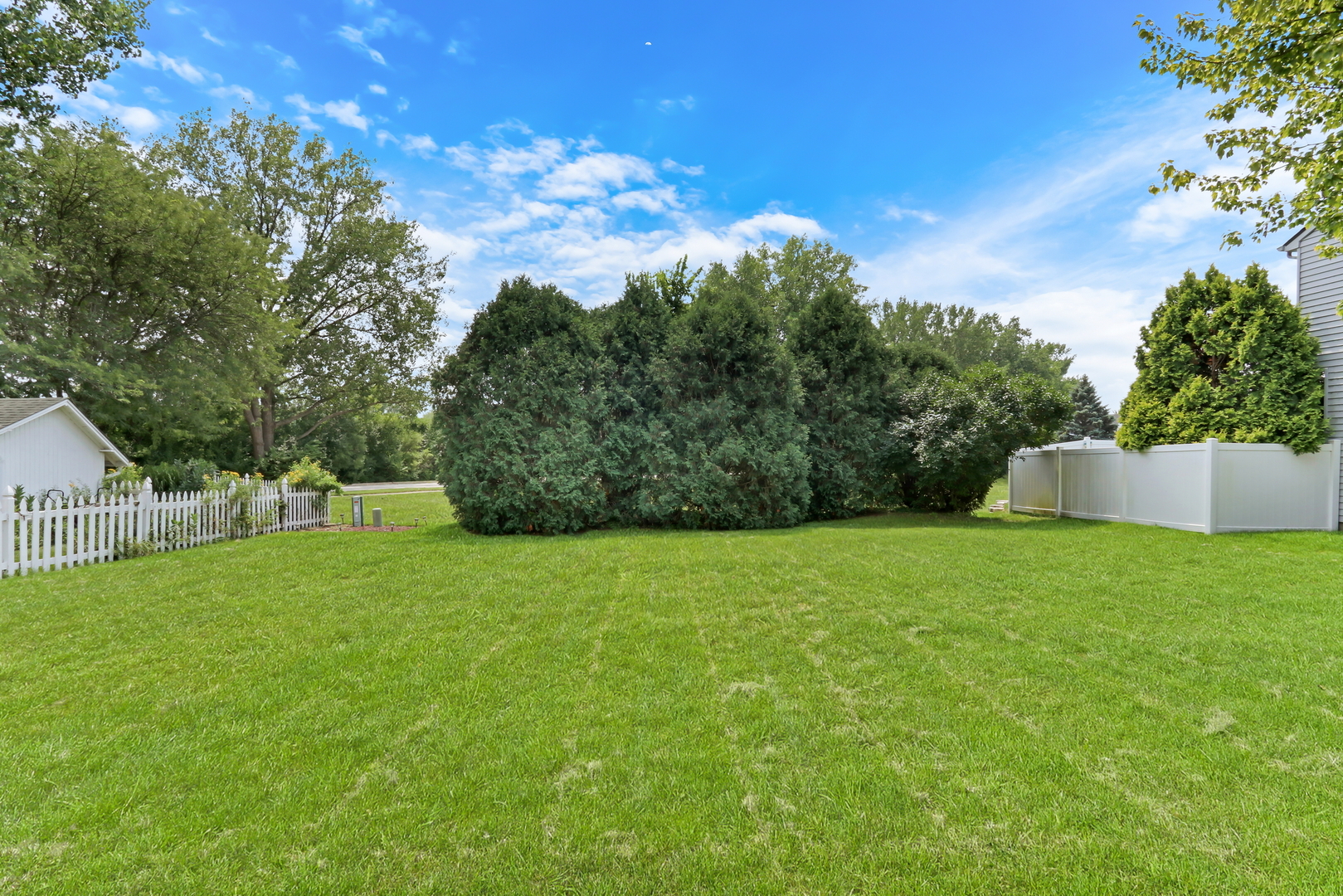 8215 Balsam Court, Fox Lake, IL 60020