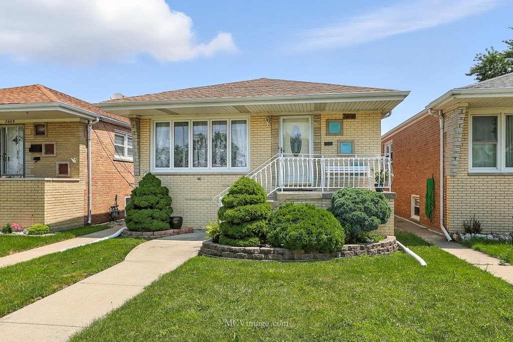 7811 Melvina Avenue, Burbank, IL 60459