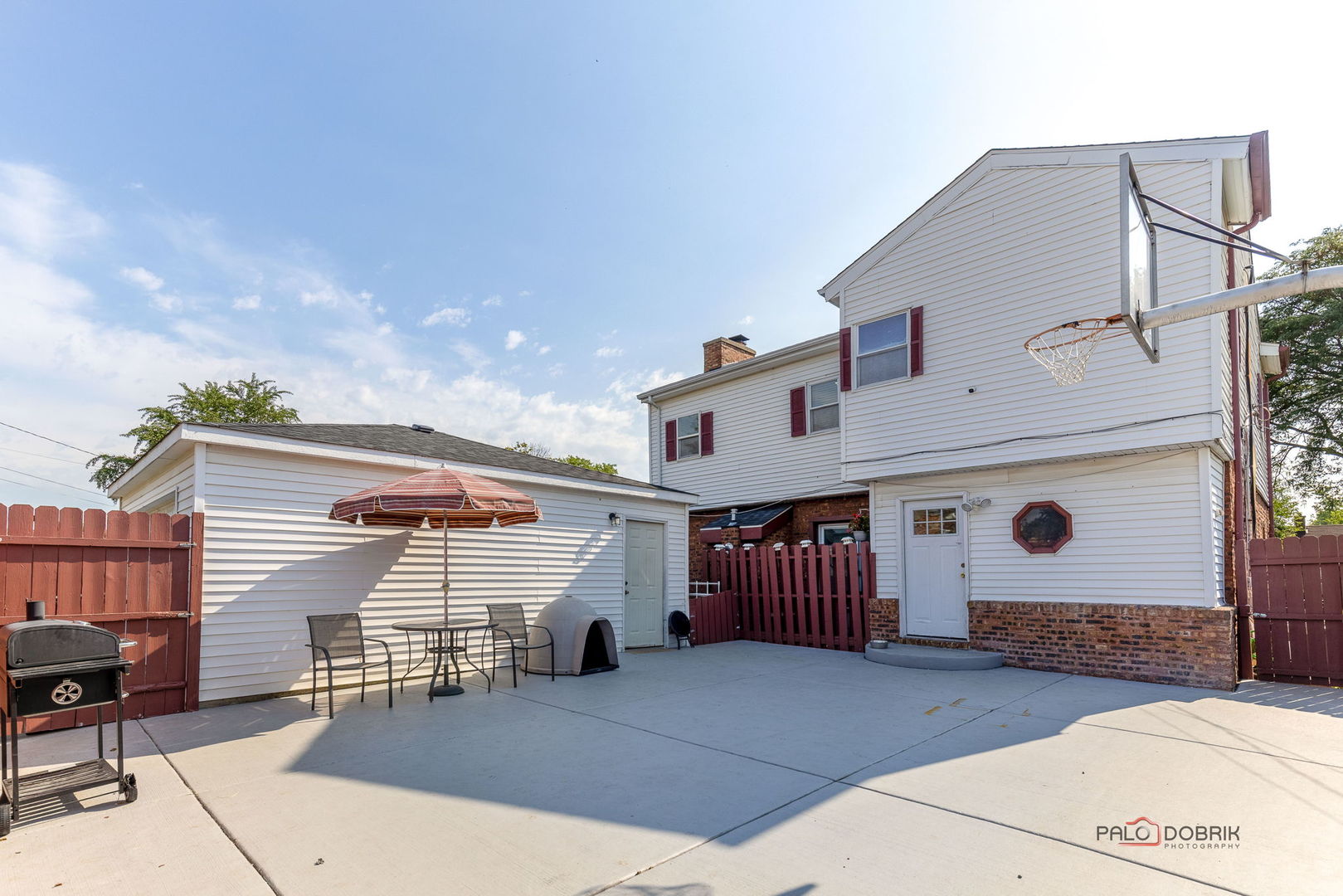2010 S 16th Avenue, Broadview, IL 60155