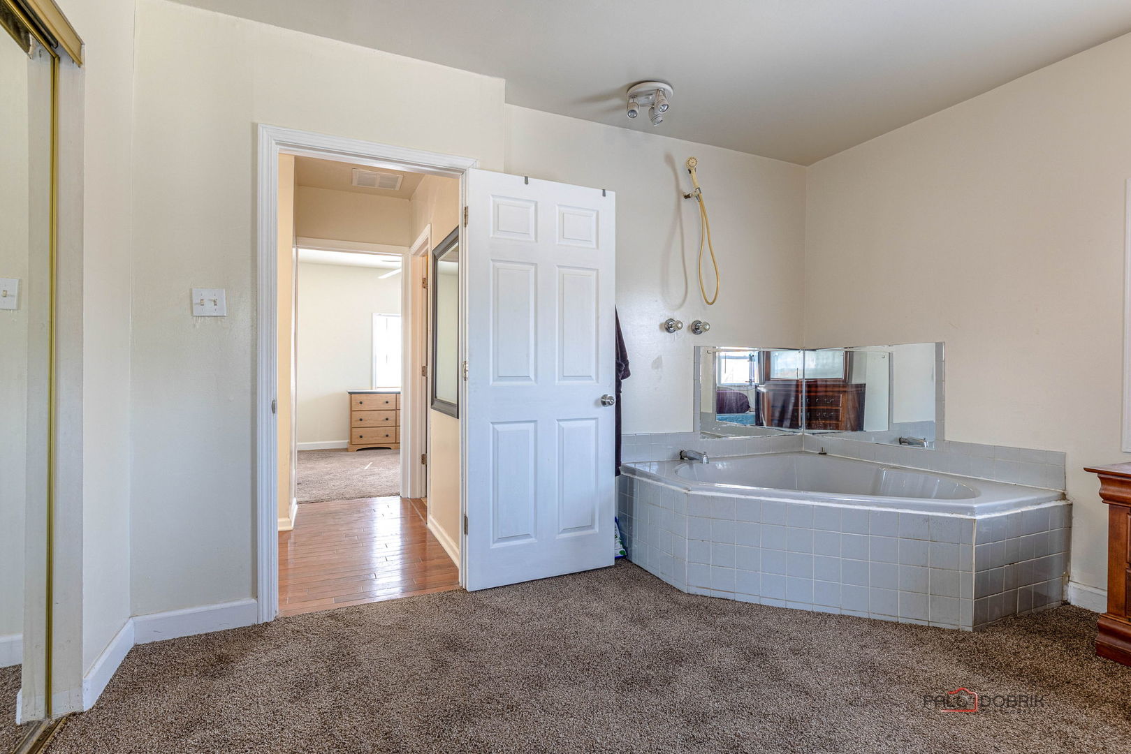 2010 S 16th Avenue, Broadview, IL 60155