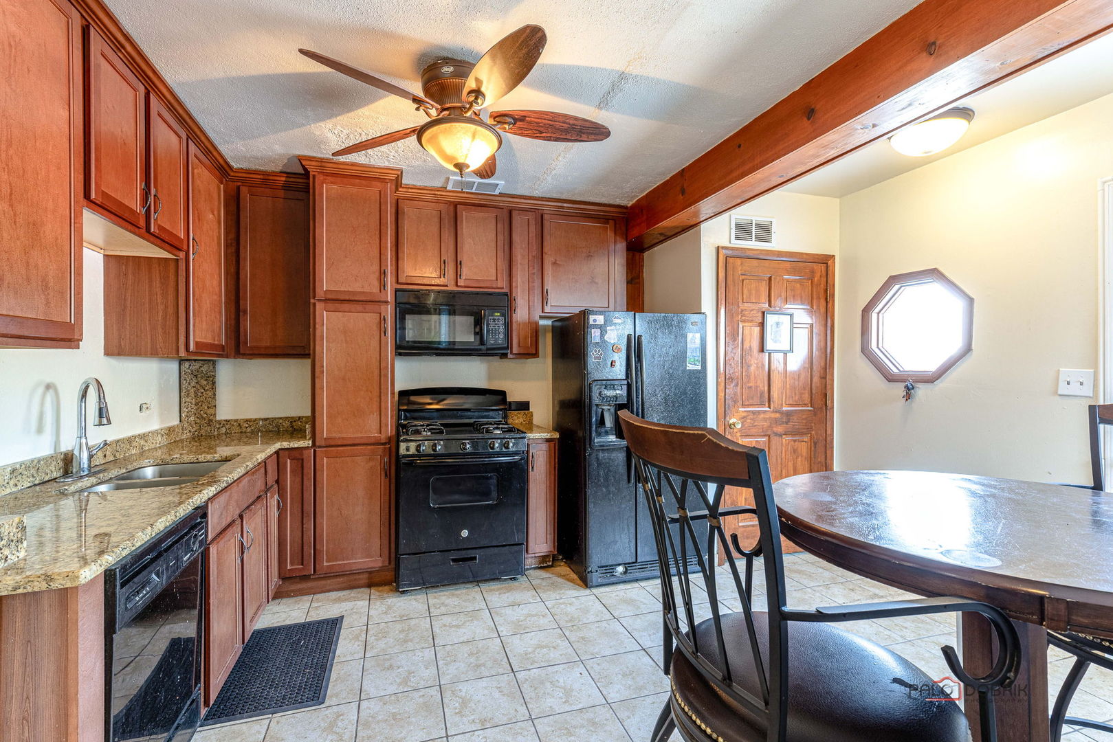 2010 S 16th Avenue, Broadview, IL 60155