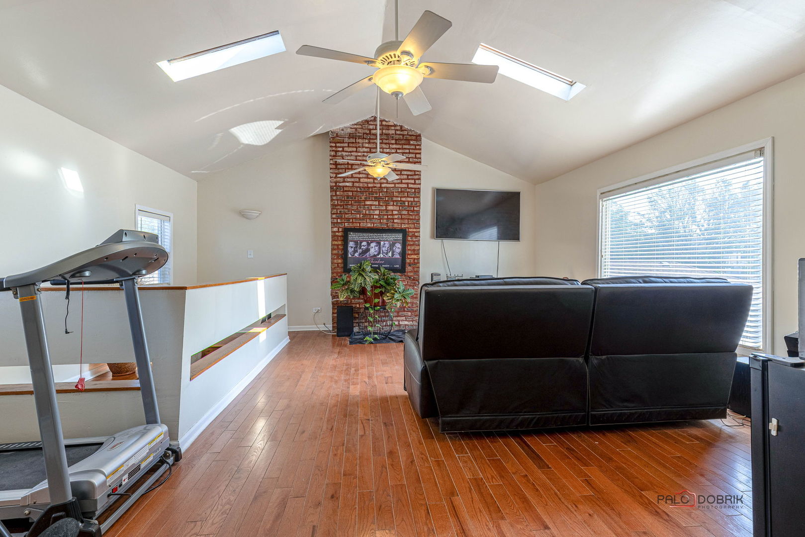 2010 S 16th Avenue, Broadview, IL 60155