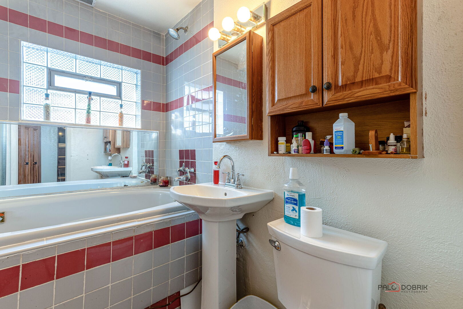 2010 S 16th Avenue, Broadview, IL 60155