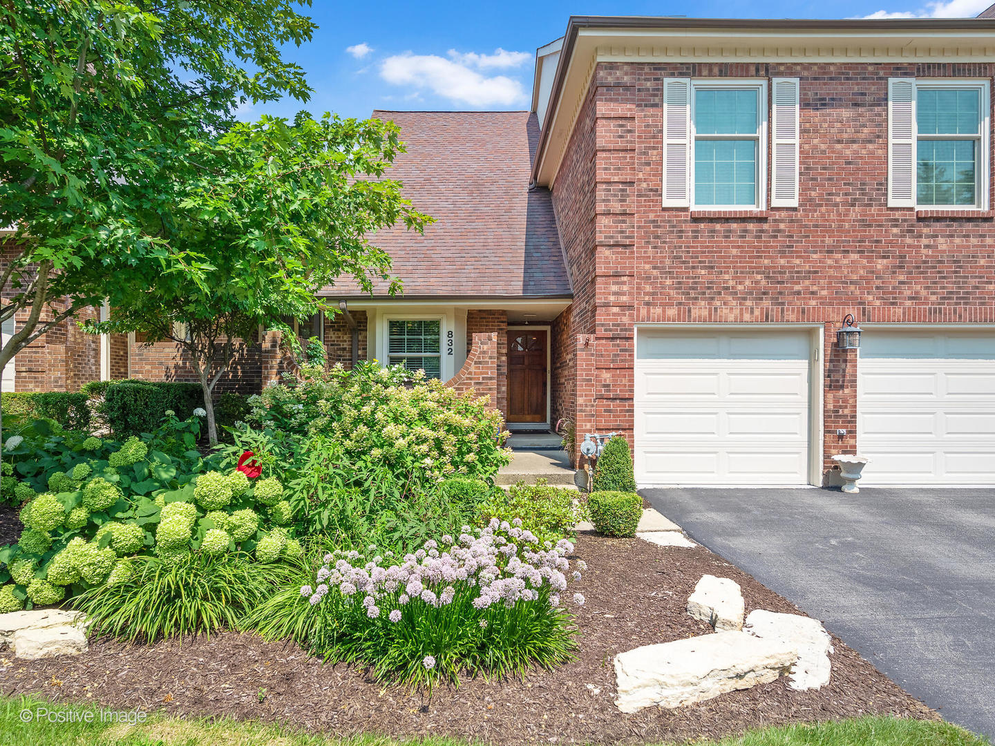 832 N Driveway Road, Glen Ellyn, IL 60137
