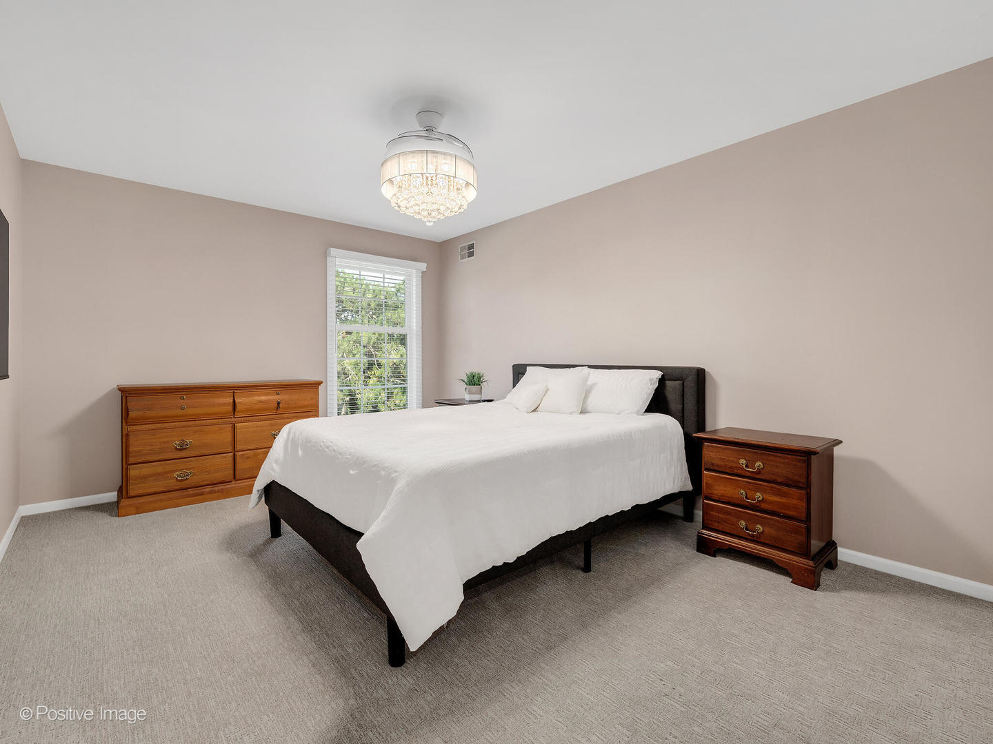 832 N Driveway Road, Glen Ellyn, IL 60137