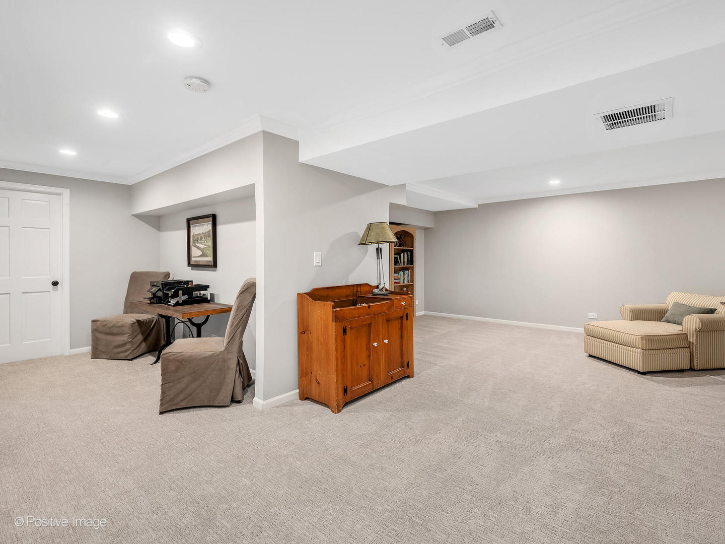 832 N Driveway Road, Glen Ellyn, IL 60137