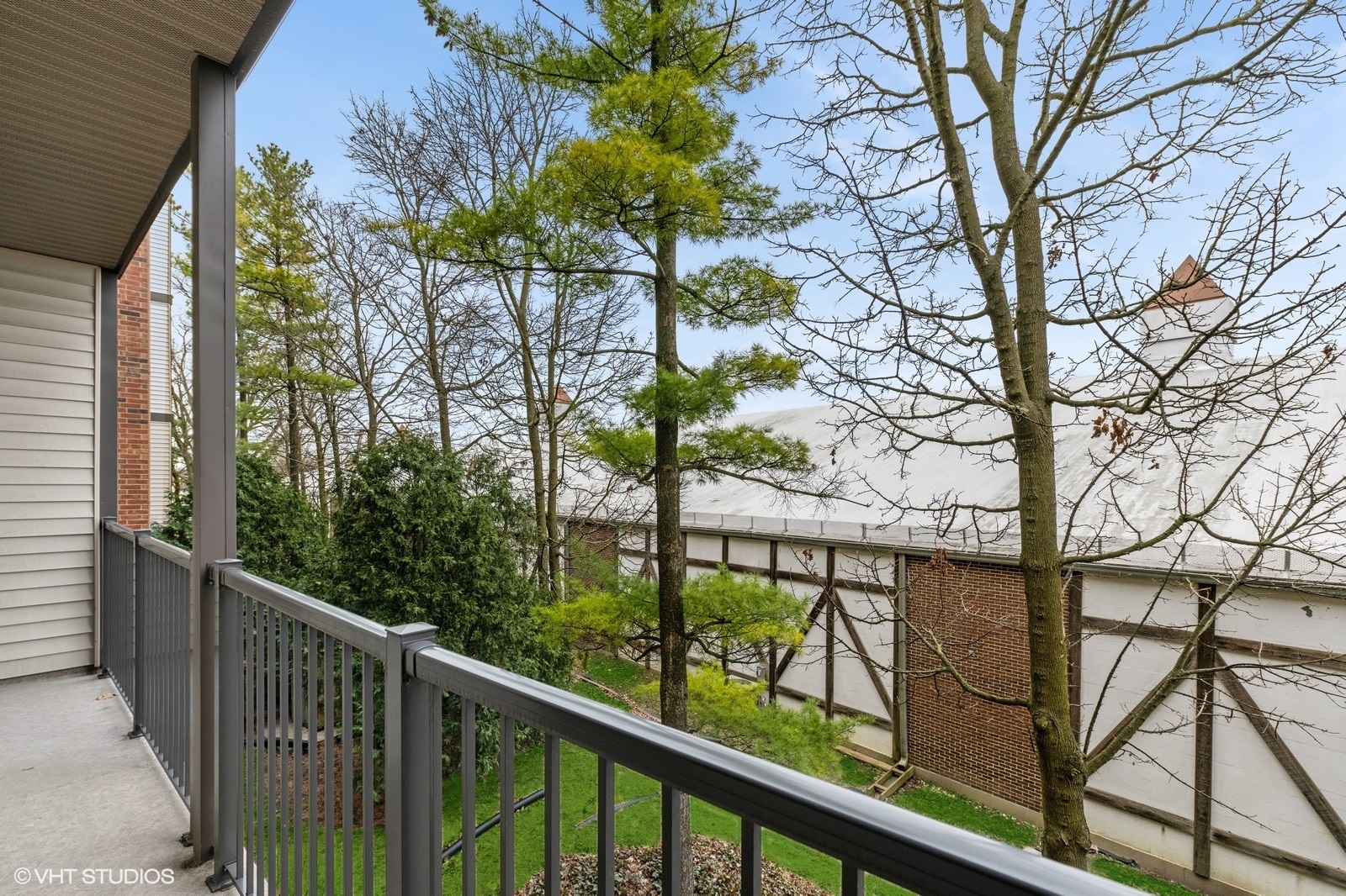 3030 Pheasant Creek Drive #207, Northbrook, IL 60062
