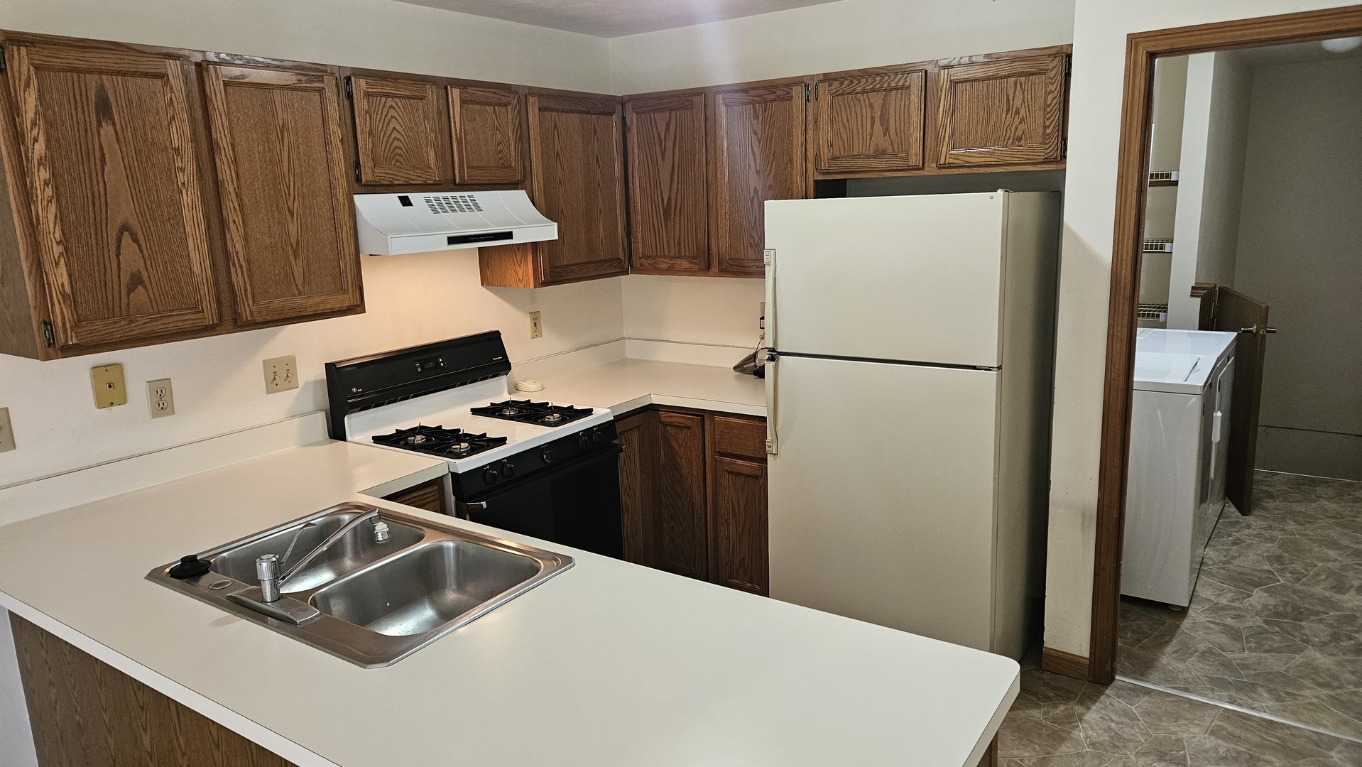 6112 Garrett Lane #6112, Rockford, IL 61107